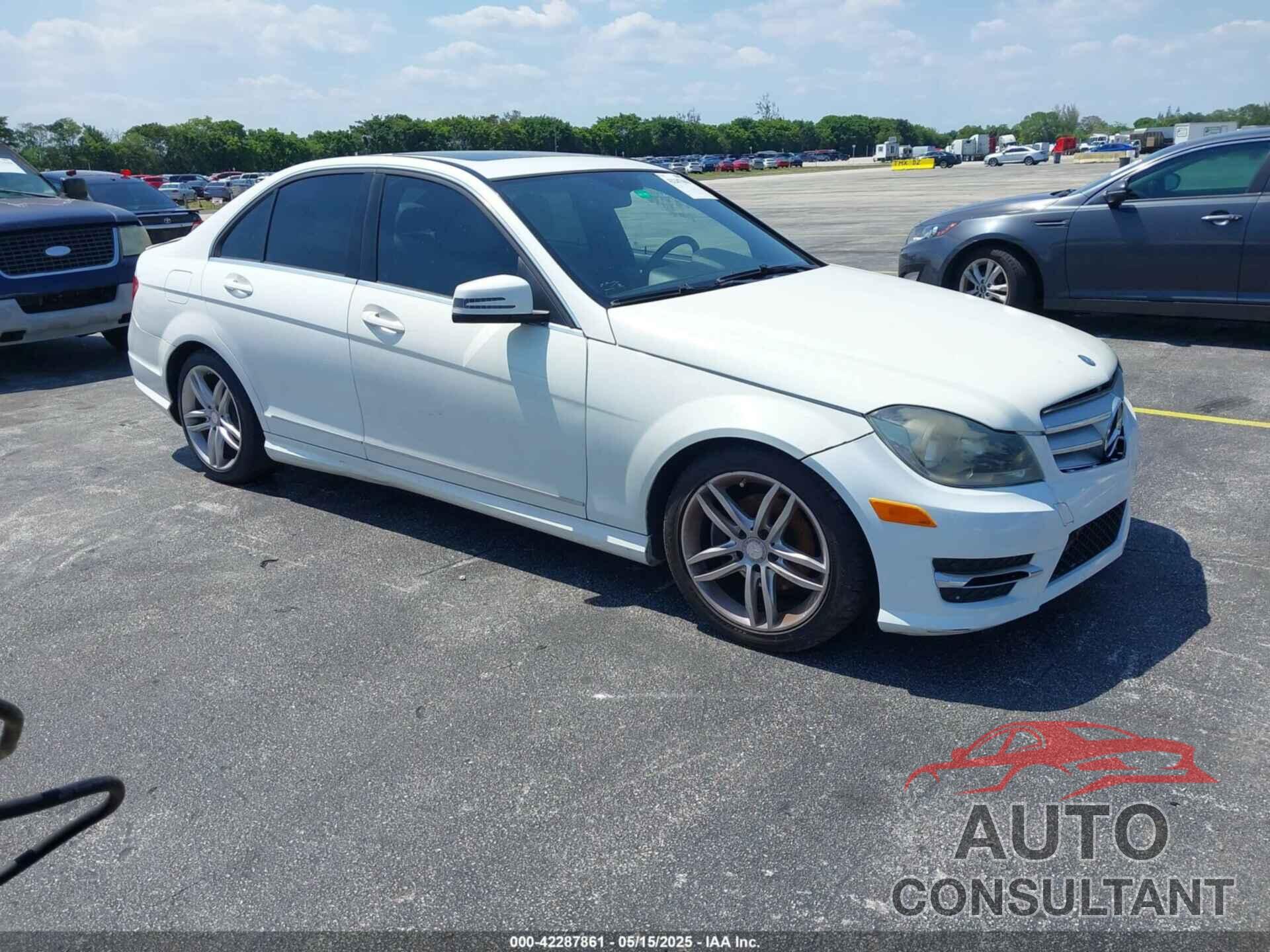 MERCEDES-BENZ C 250 2013 - WDDGF4HB8DR267050