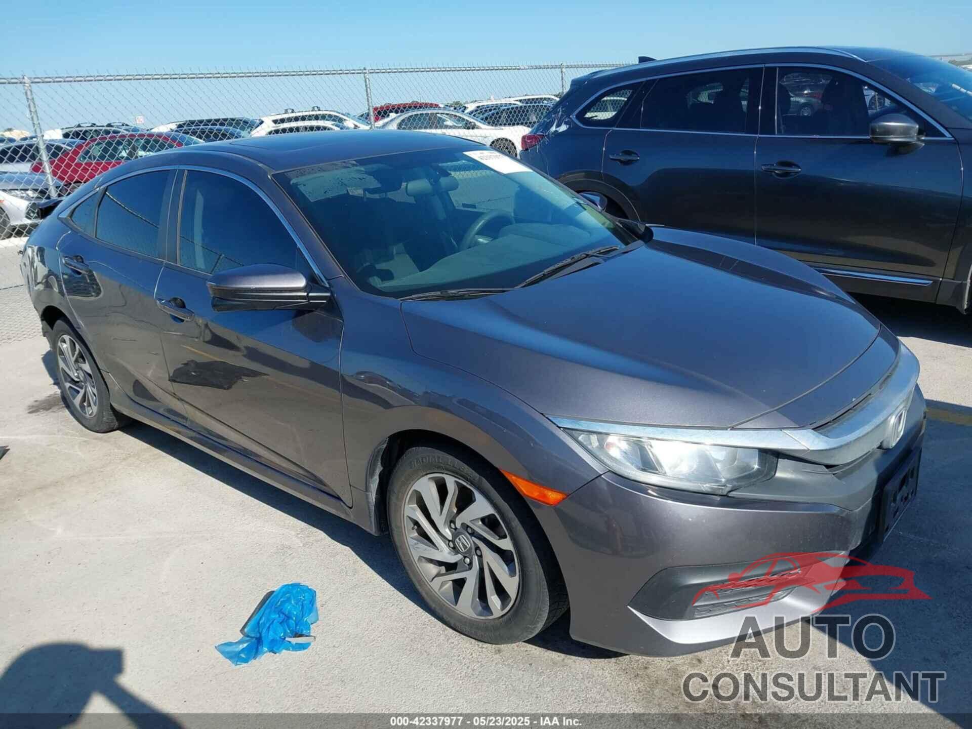 HONDA CIVIC 2018 - 2HGFC2F70JH598252