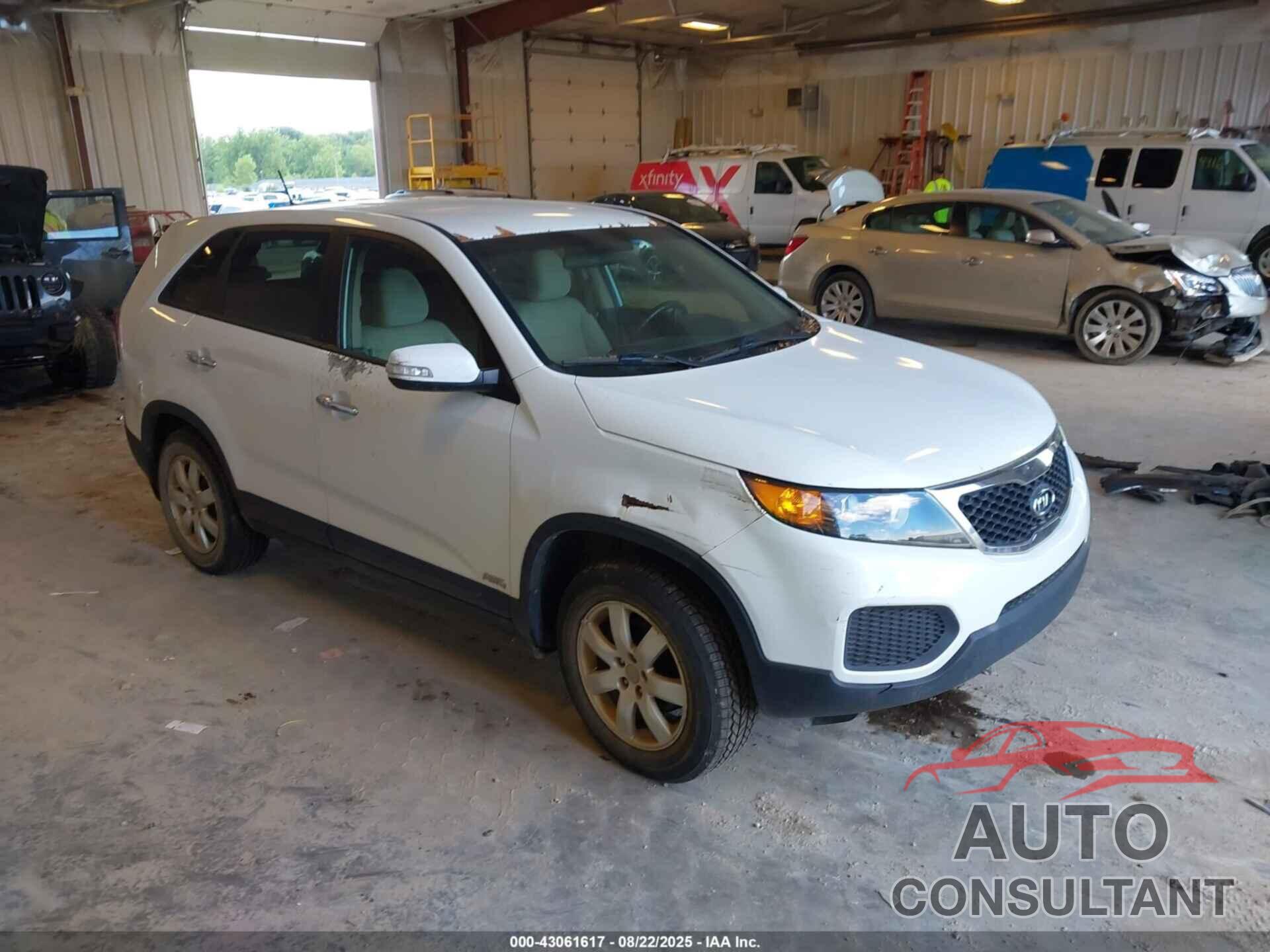 KIA SORENTO 2013 - 5XYKTCA65DG419613