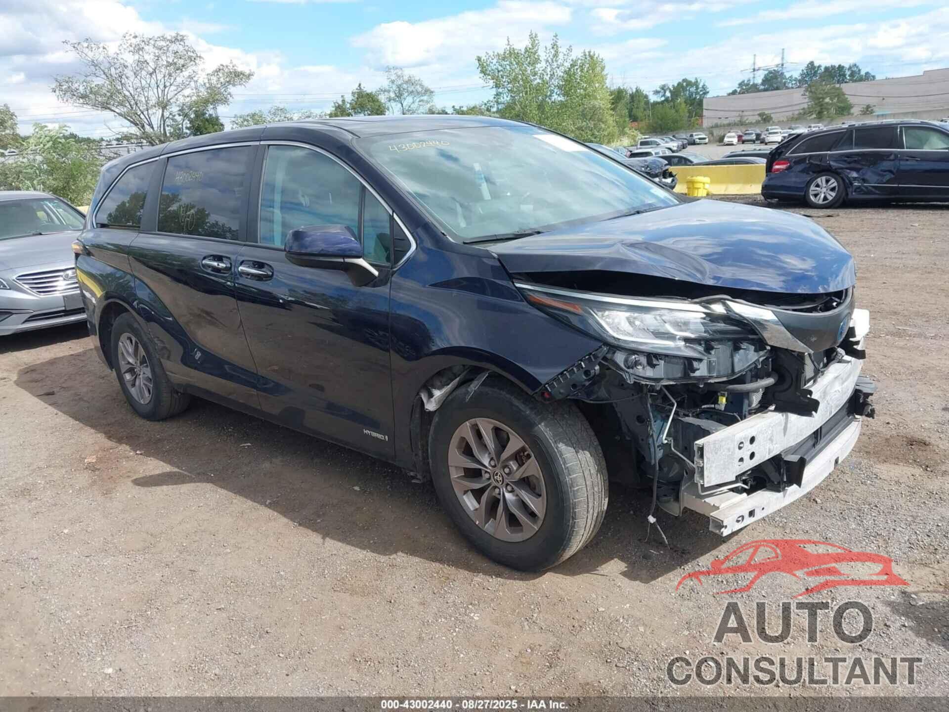 TOYOTA SIENNA 2021 - 5TDYRKECXMS029757