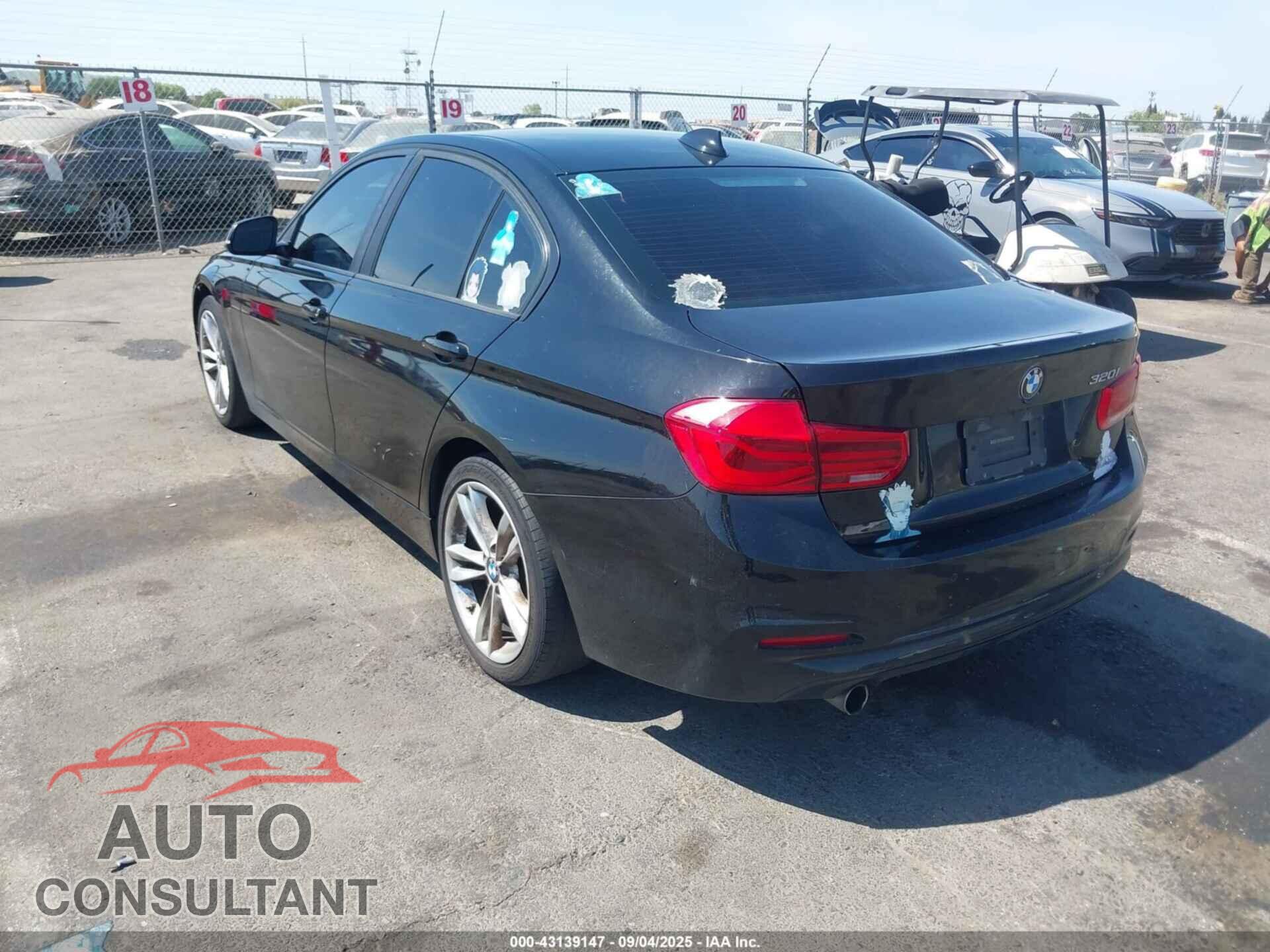 BMW 320I 2016 - WBA8E1G53GNU12192