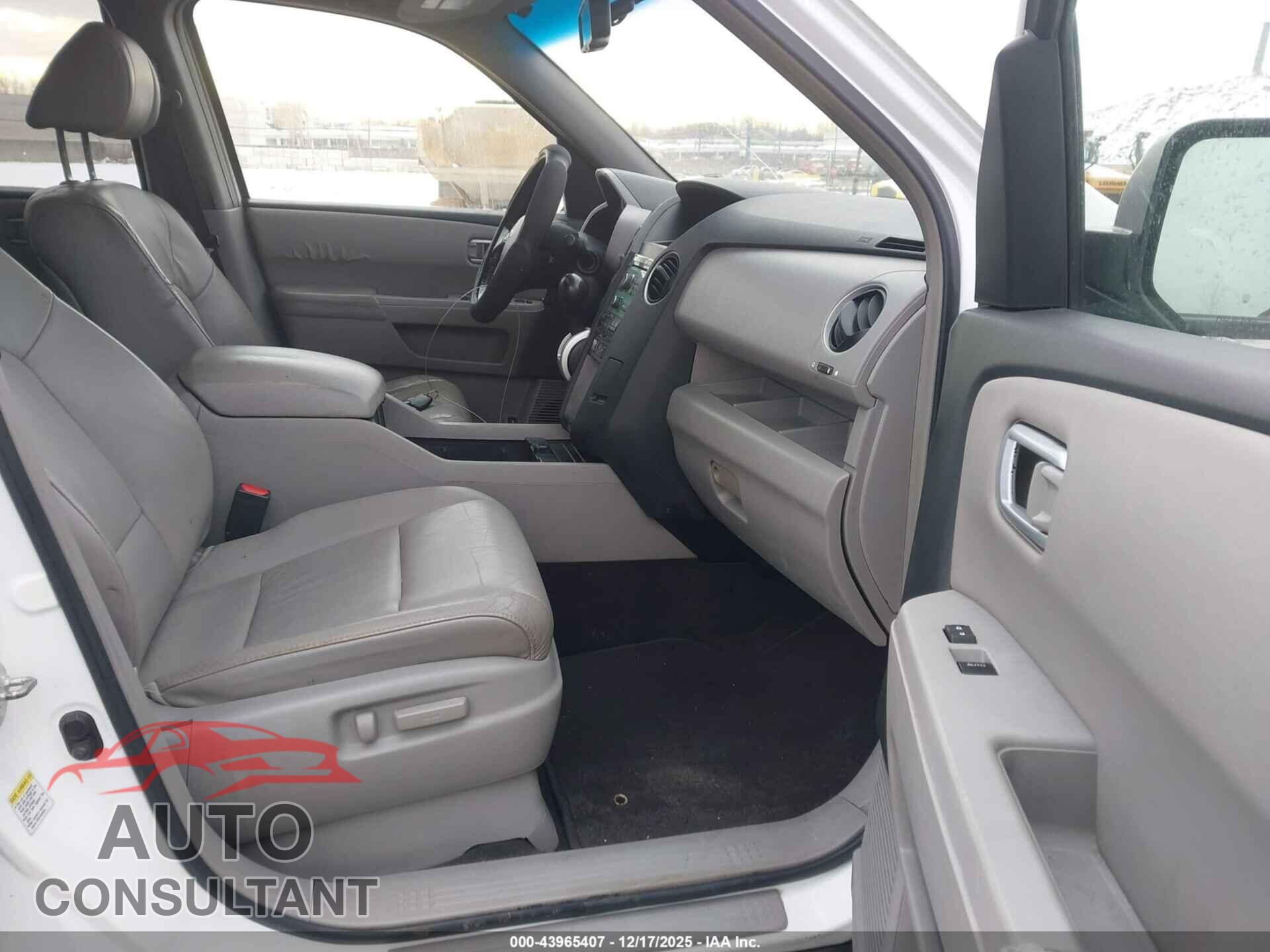 HONDA PILOT 2009 - 5FNYF485X9B055322