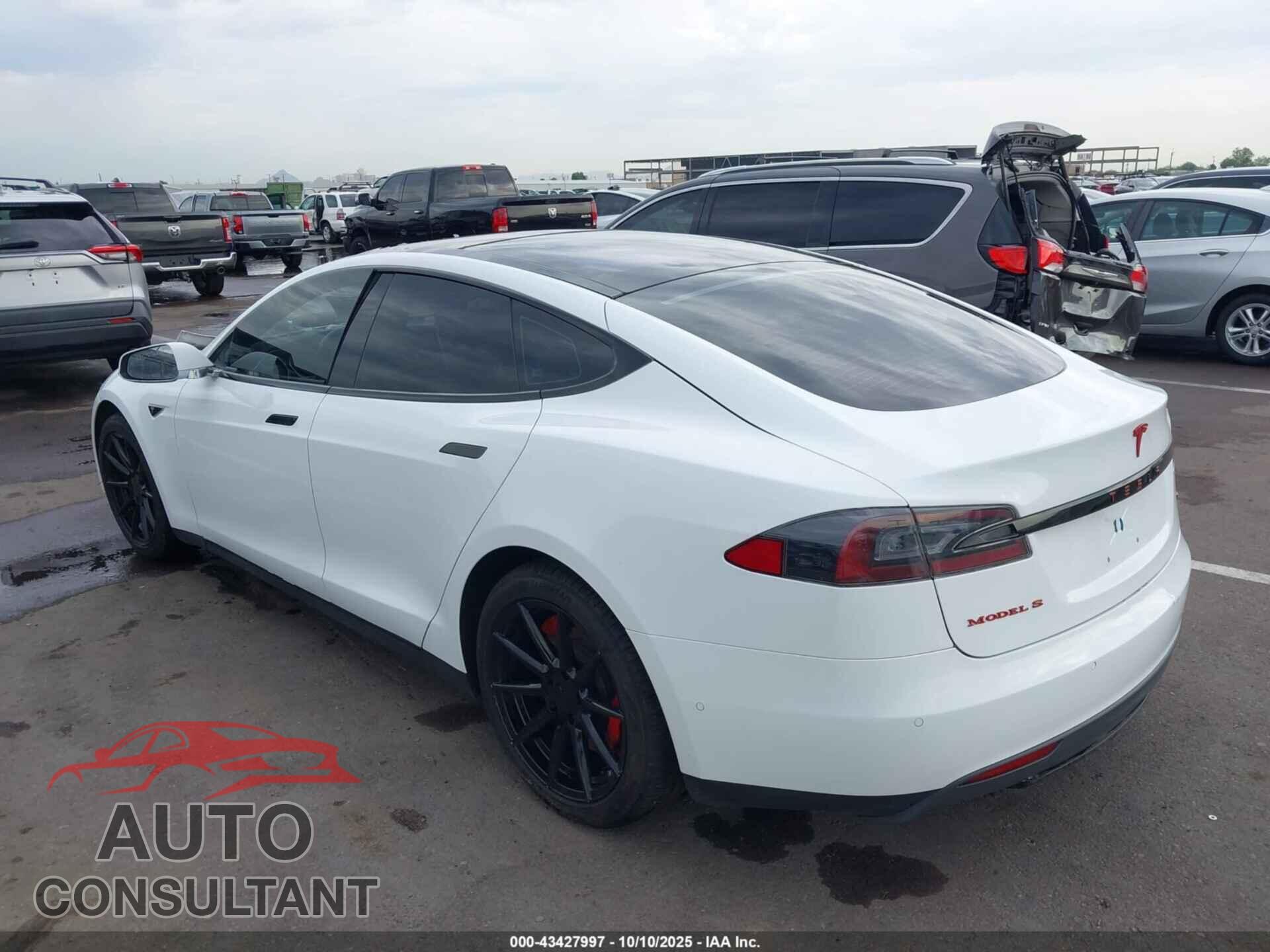 TESLA MODEL S 2015 - 5YJSA1E12FF106618