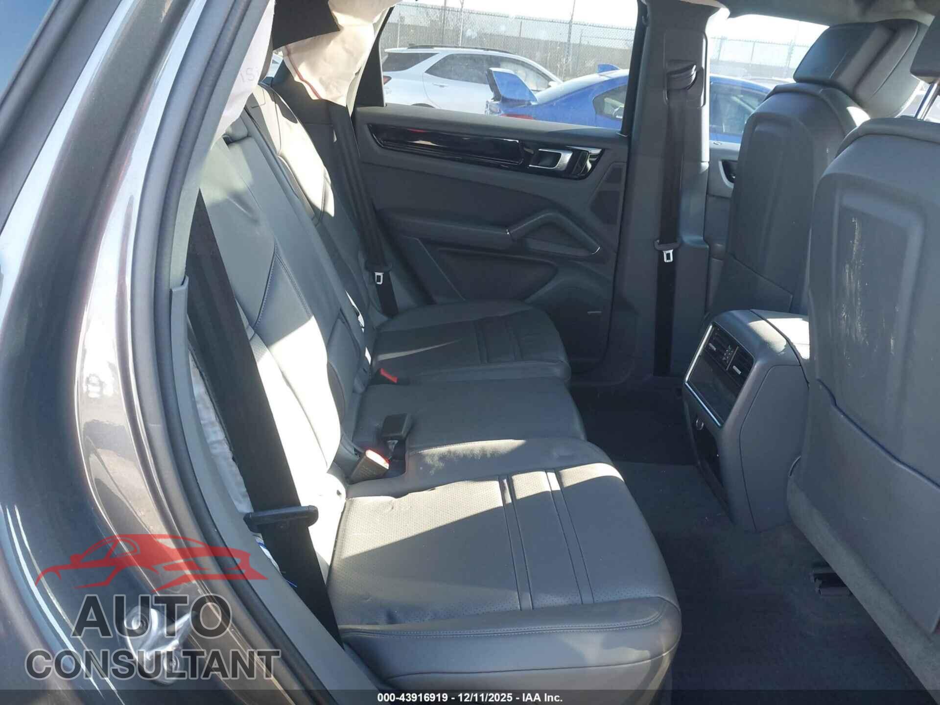 PORSCHE CAYENNE 2021 - WP1AA2AY2MDA08230