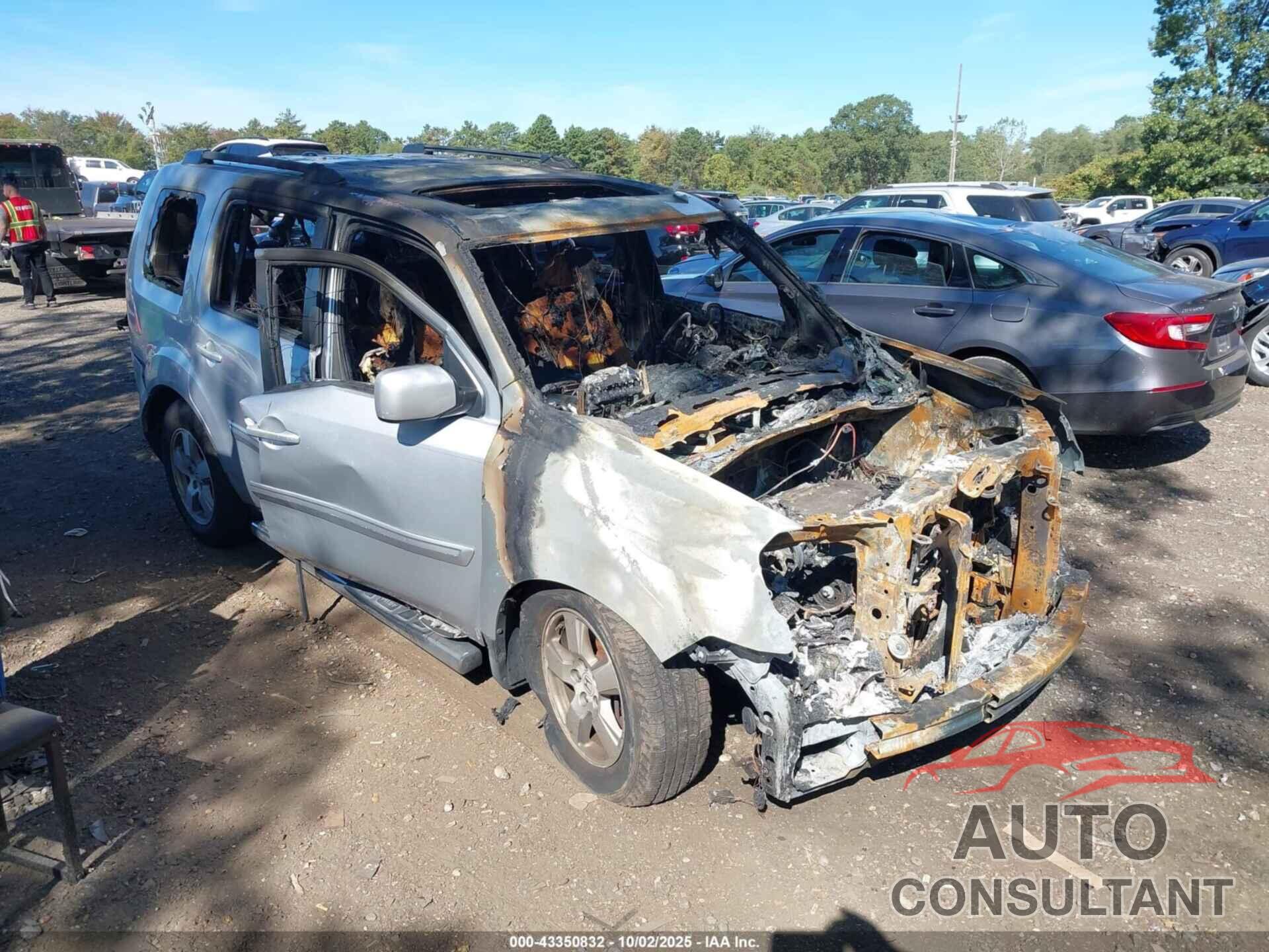 HONDA PILOT 2011 - 5FNYF4H56BB020492