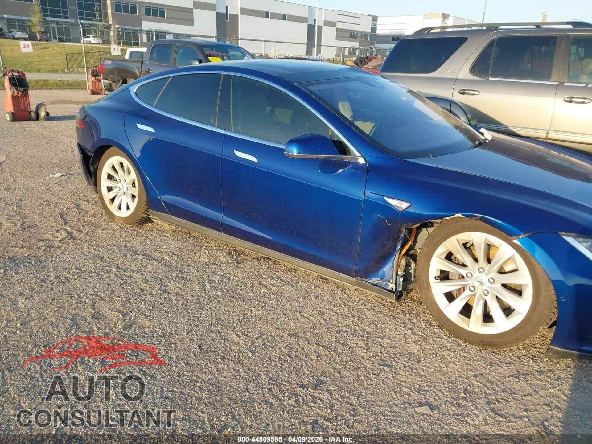 TESLA MODEL S 2015 - 5YJSA1E14FF117247