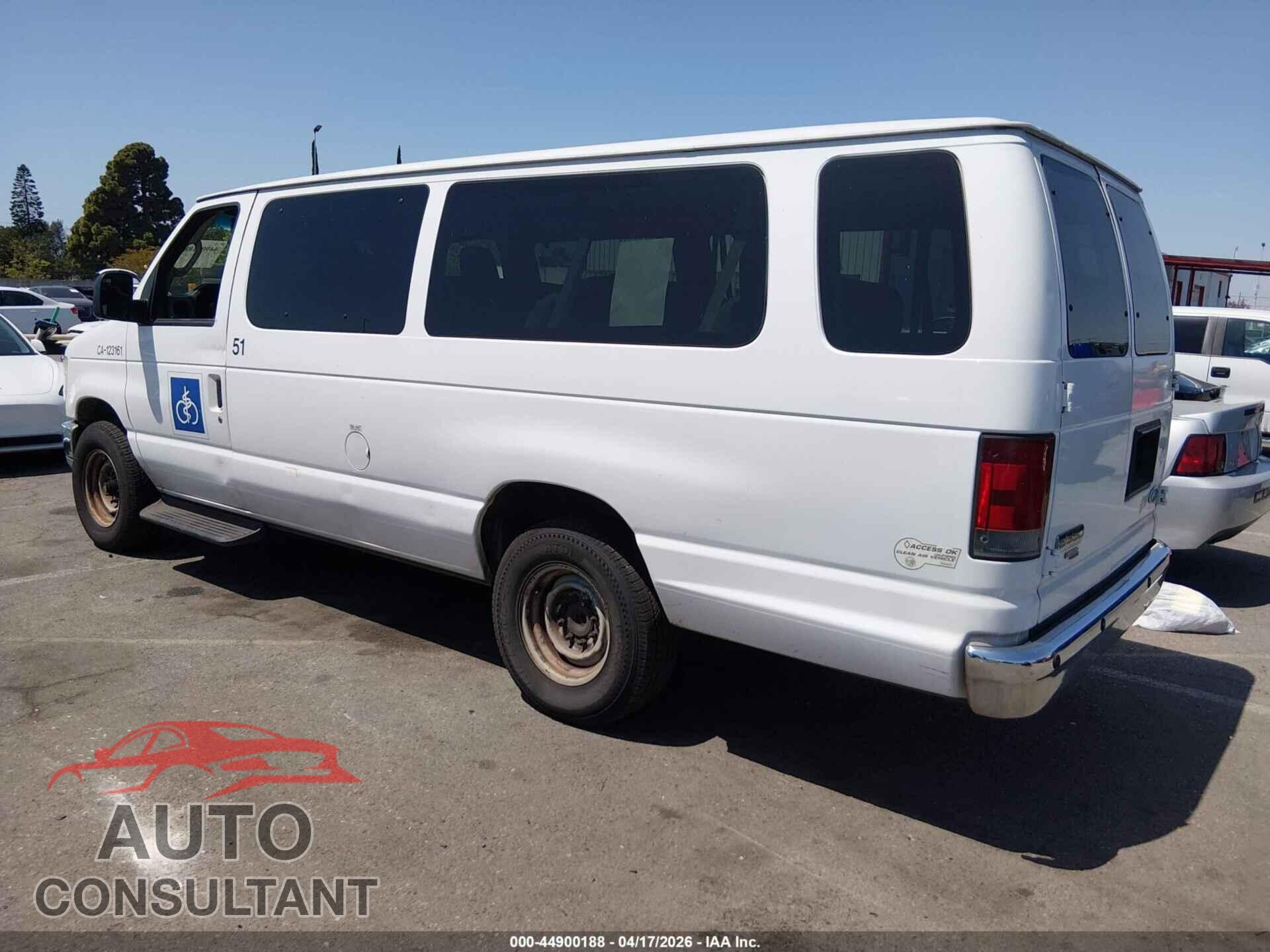 FORD E-350 SUPER DUTY 2013 - 1FBSS3BL2DDA71831