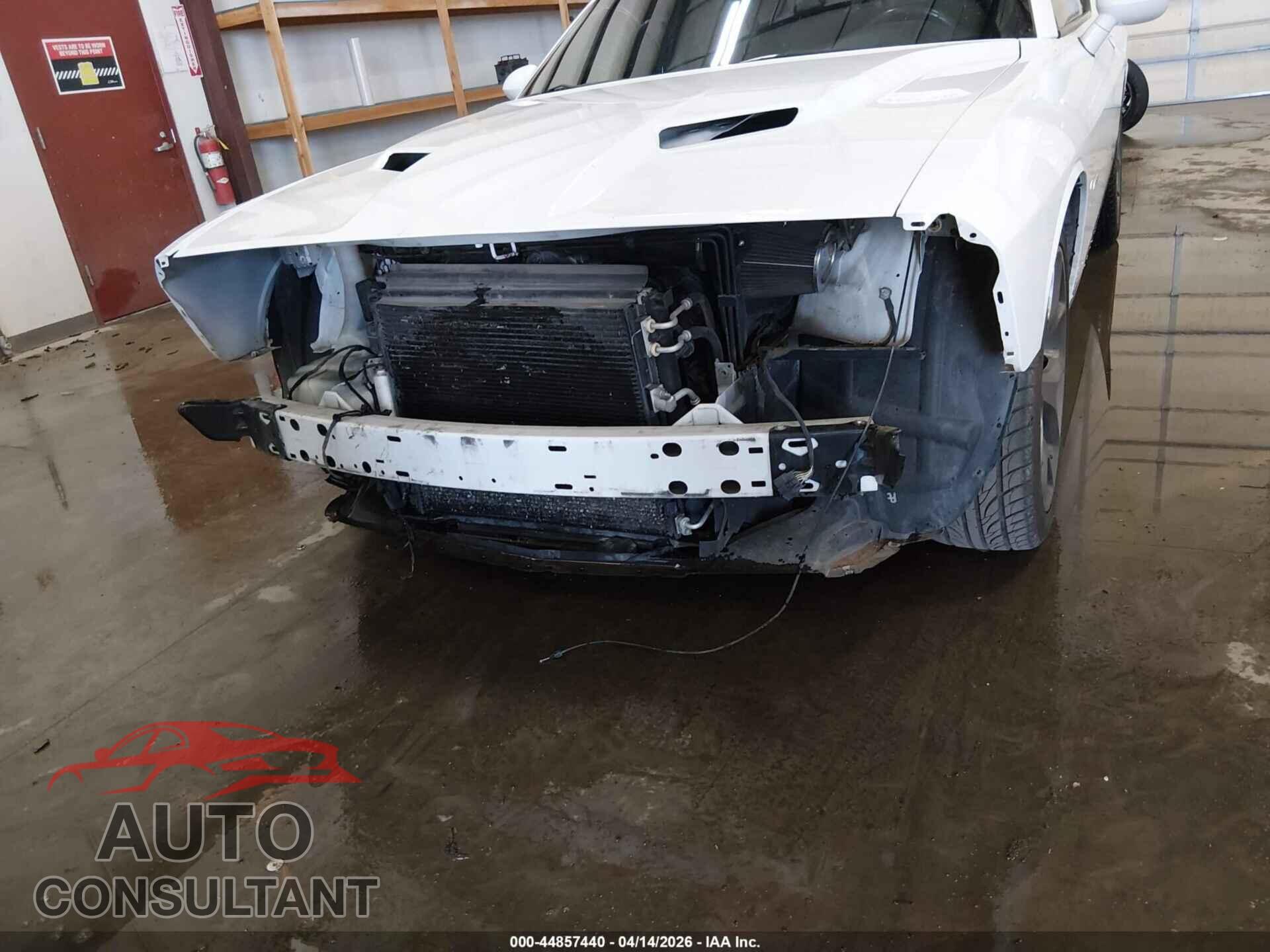 DODGE CHALLENGER 2015 - 2C3CDZAT9FH924041
