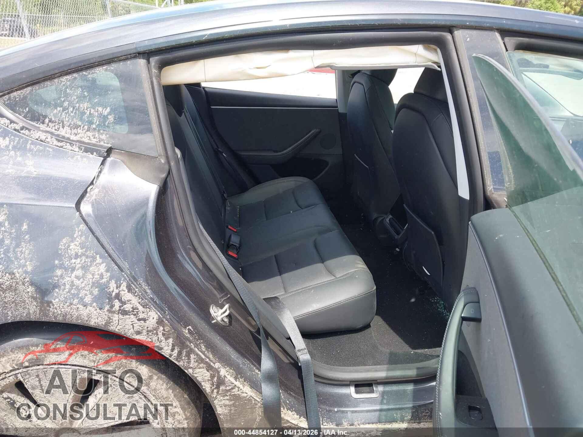 TESLA MODEL 3 2024 - 5YJ3E1EA3RF844263