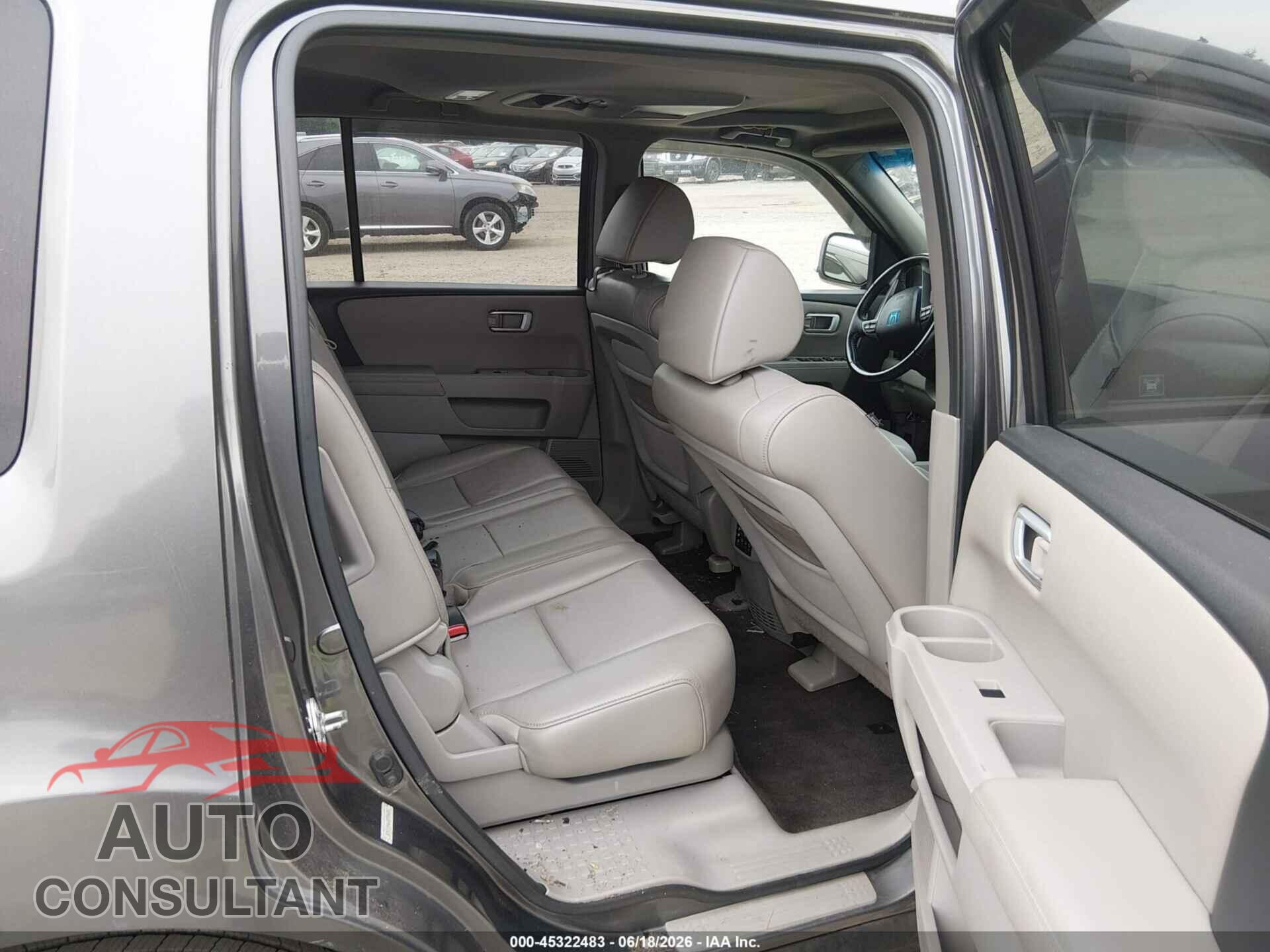HONDA PILOT 2011 - 5FNYF4H61BB046247