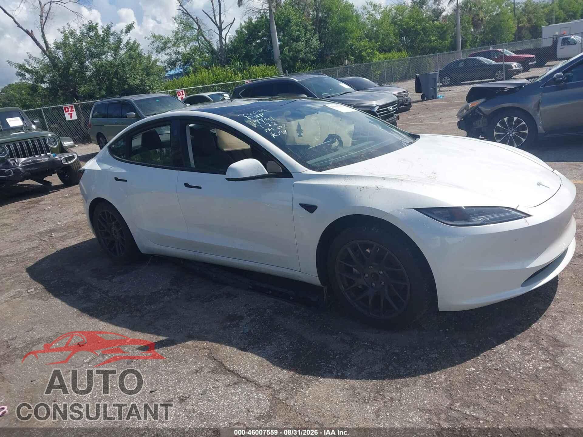 TESLA MODEL 3 2024 - 5YJ3E1EA4RF744592