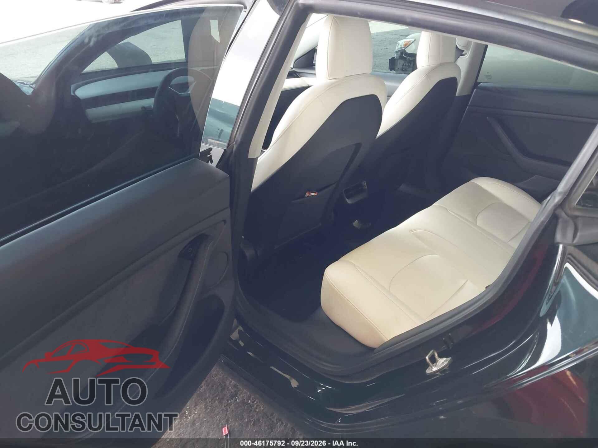 TESLA MODEL 3 2021 - 5YJ3E1EA5MF045609