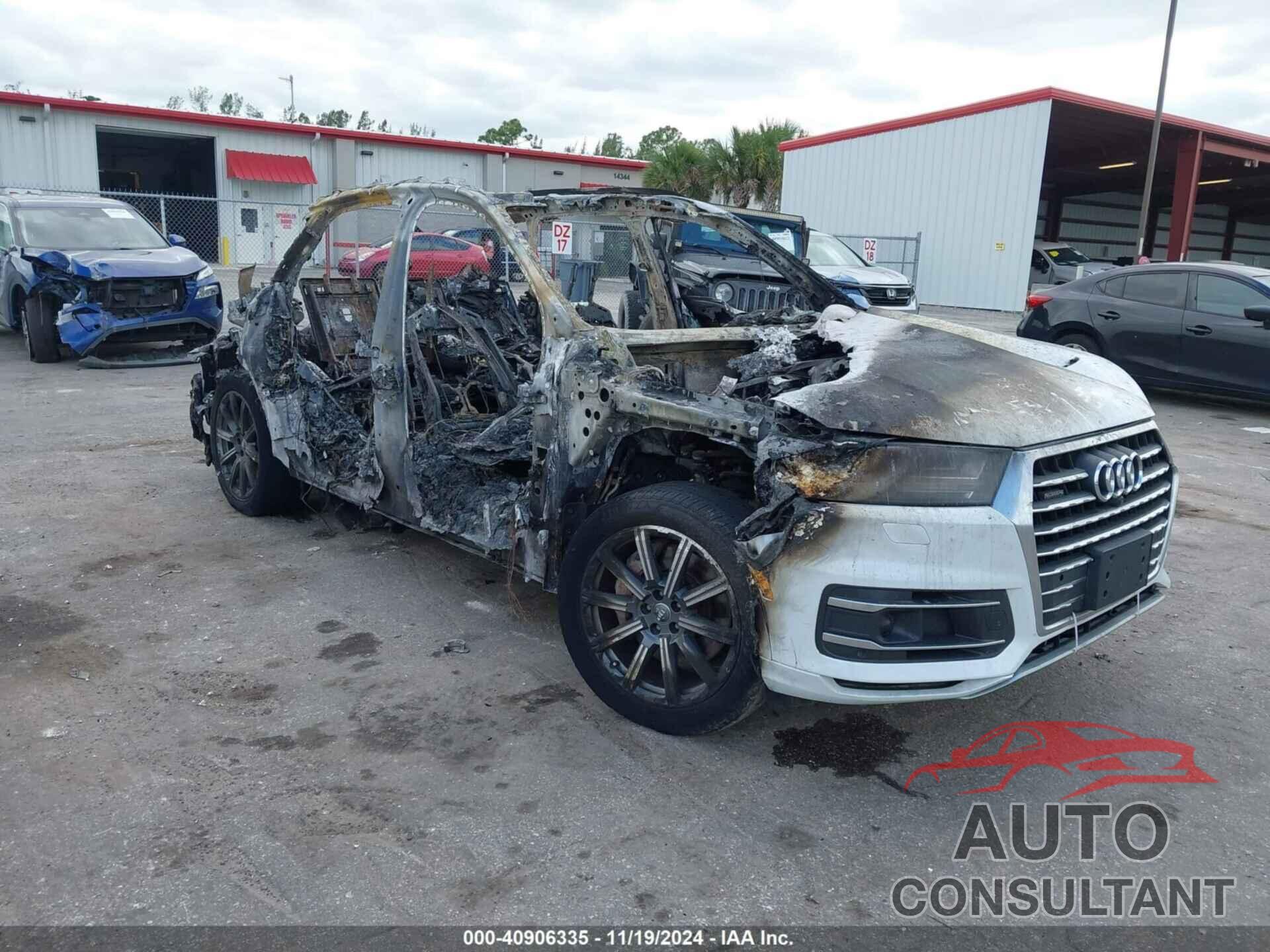 AUDI Q7 2018 - WA1VAAF72JD001376