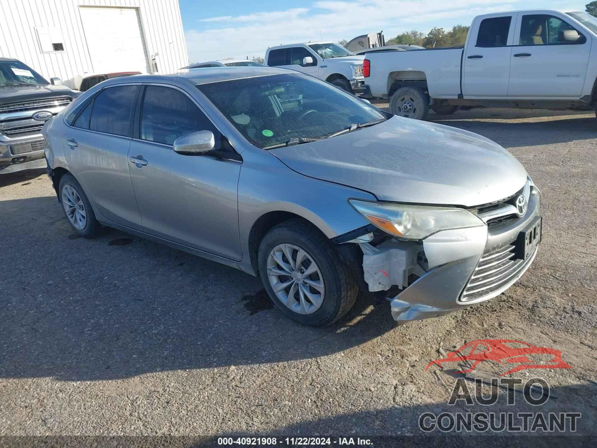 TOYOTA CAMRY 2016 - 4T4BF1FK3GR567877