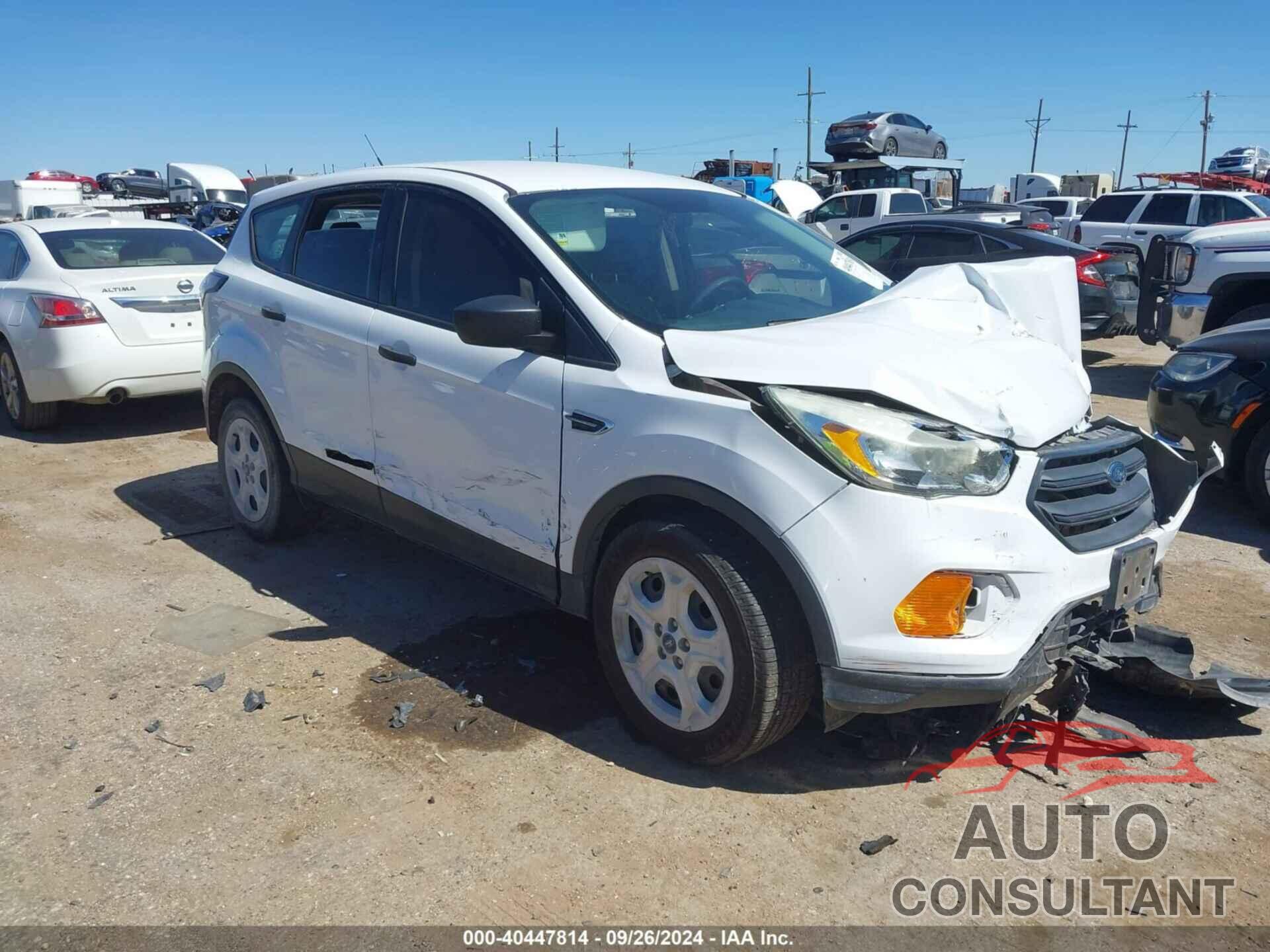 FORD ESCAPE 2017 - 1FMCU0F75HUD28214