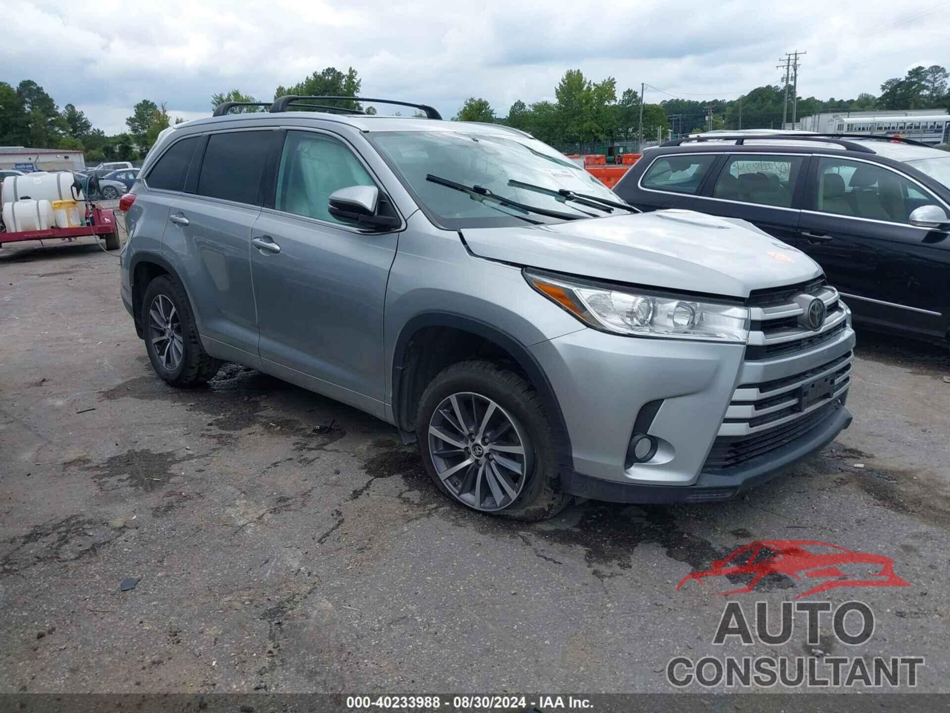 TOYOTA HIGHLANDER 2018 - 5TDJZRFH0JS529197