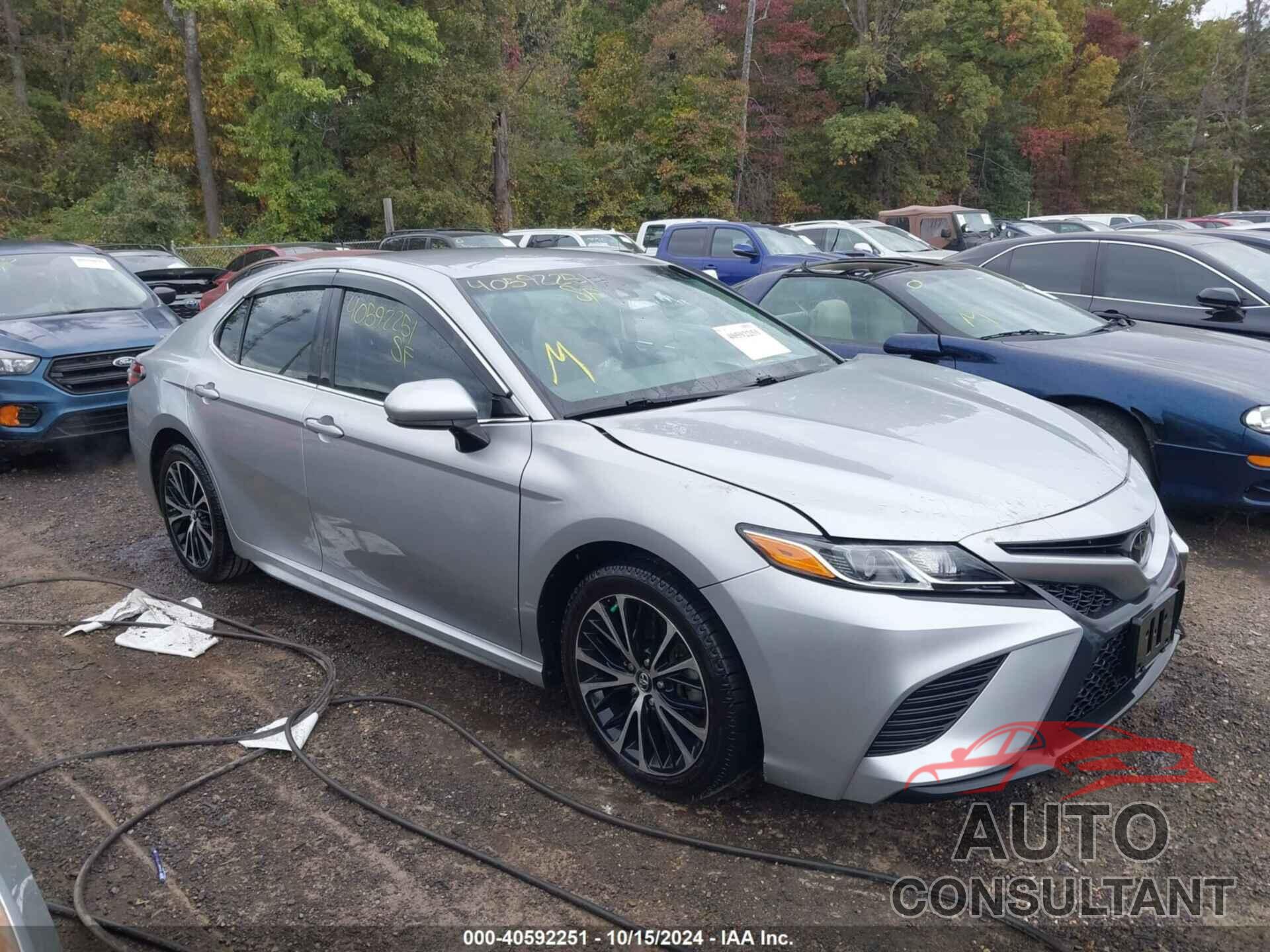TOYOTA CAMRY 2018 - 4T1B11HK8JU113489