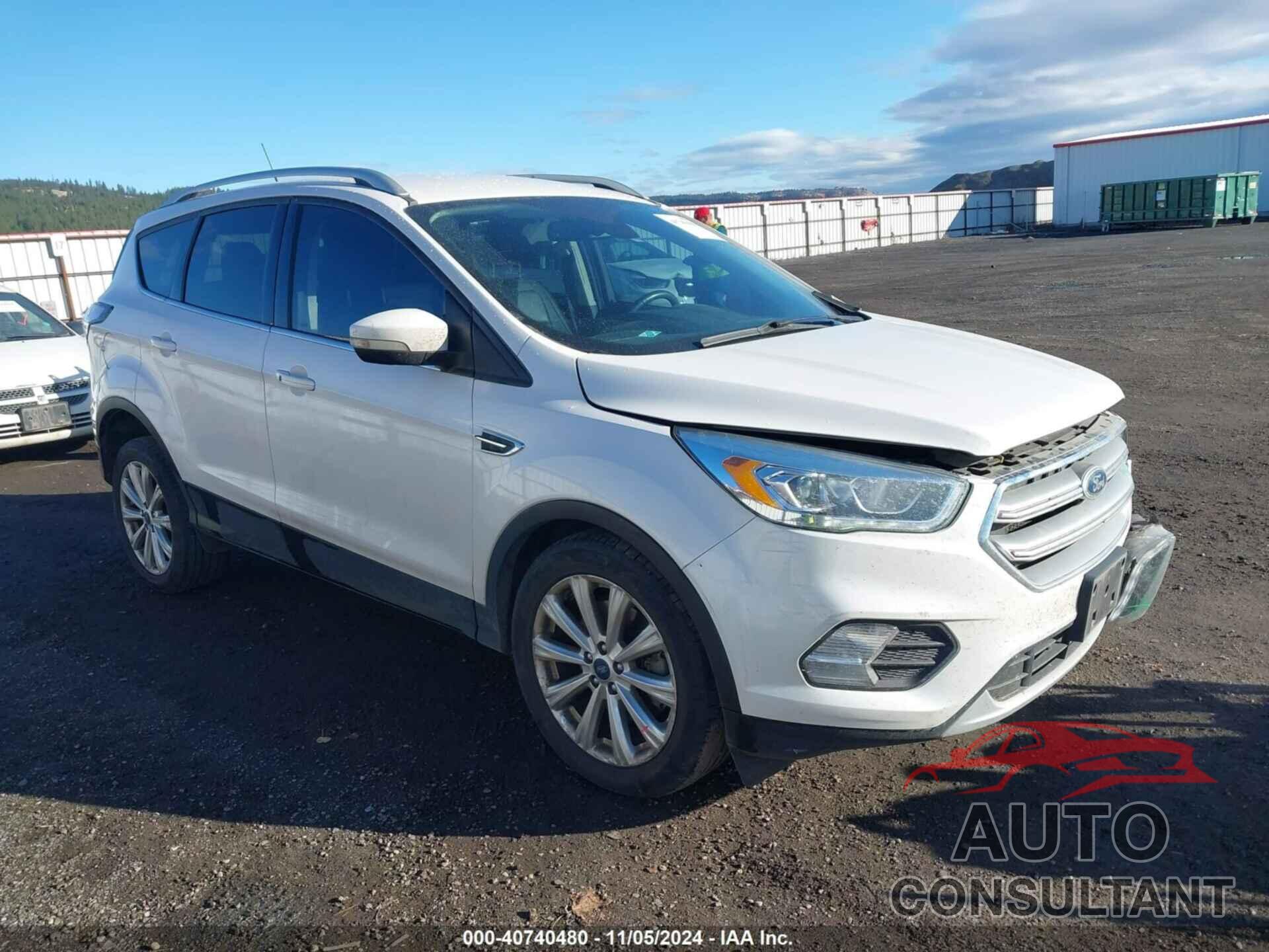 FORD ESCAPE 2017 - 1FMCU9J92HUD20780