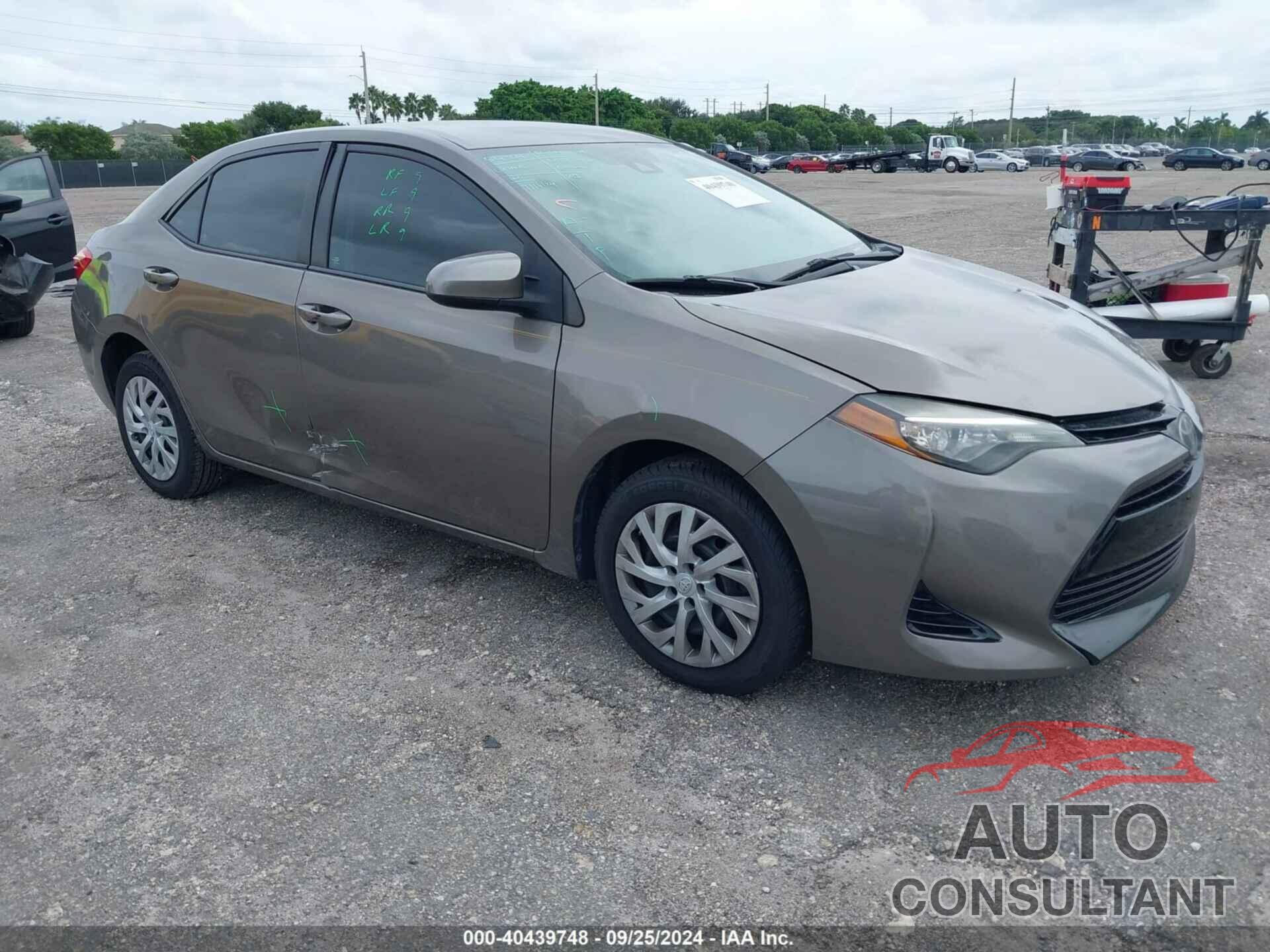 TOYOTA COROLLA 2017 - 5YFBURHE1HP681613