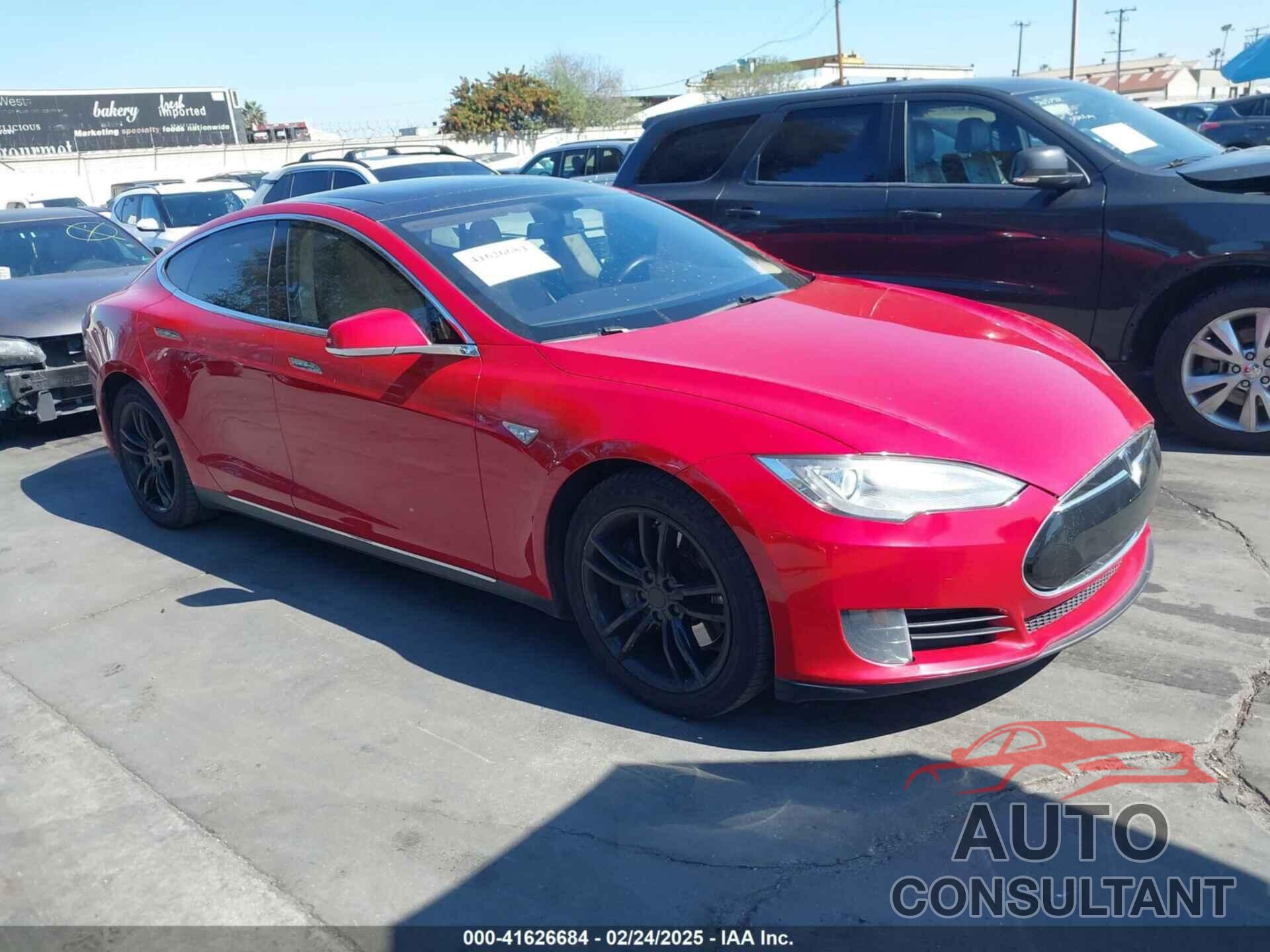 TESLA MODEL S 2013 - 5YJSA1CN1DFP09577