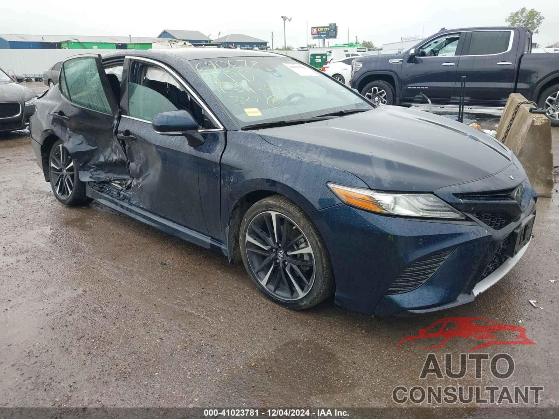 TOYOTA CAMRY 2018 - 4T1B61HK5JU671771