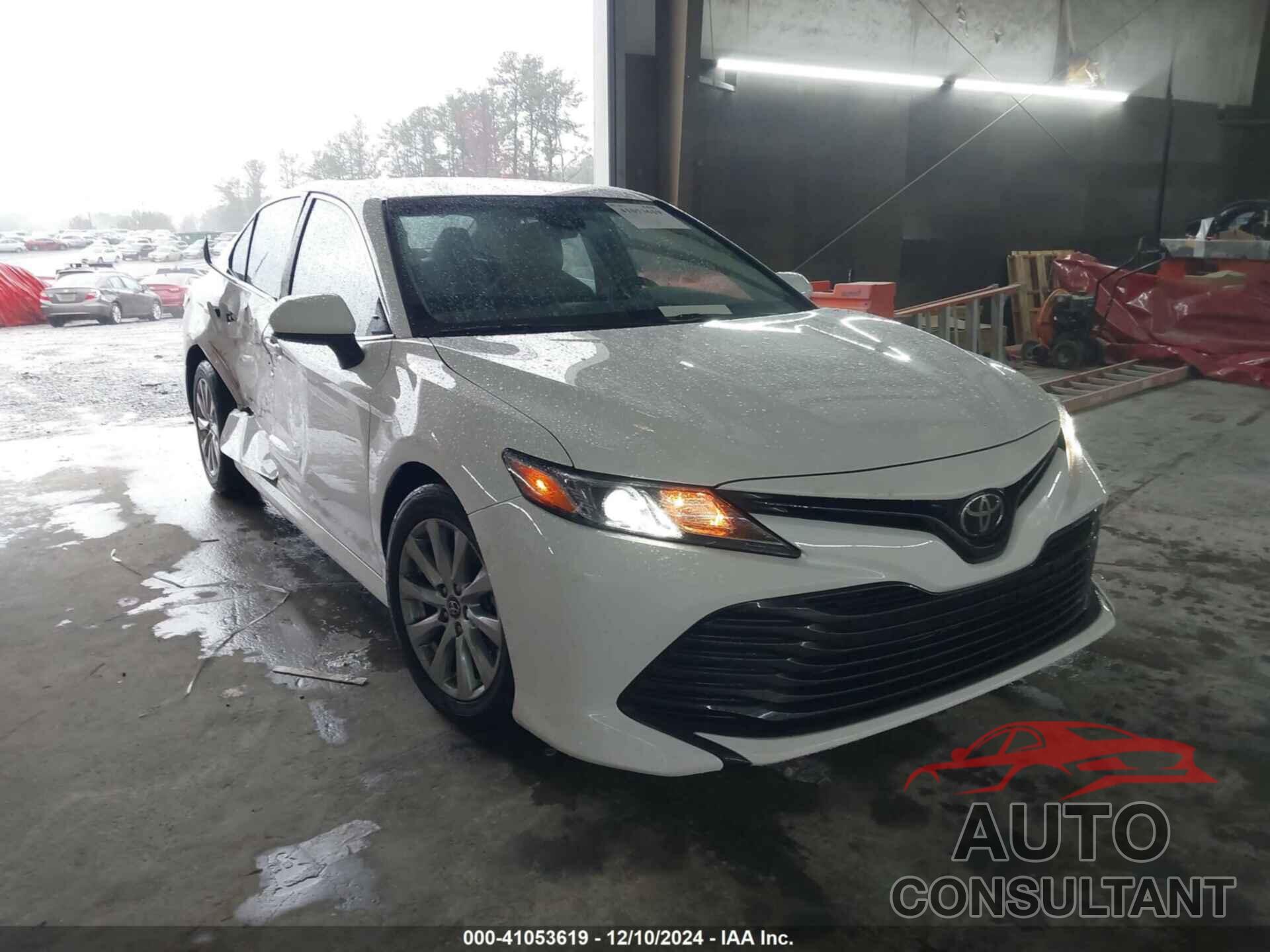 TOYOTA CAMRY 2018 - 4T1B11HK3JU013879