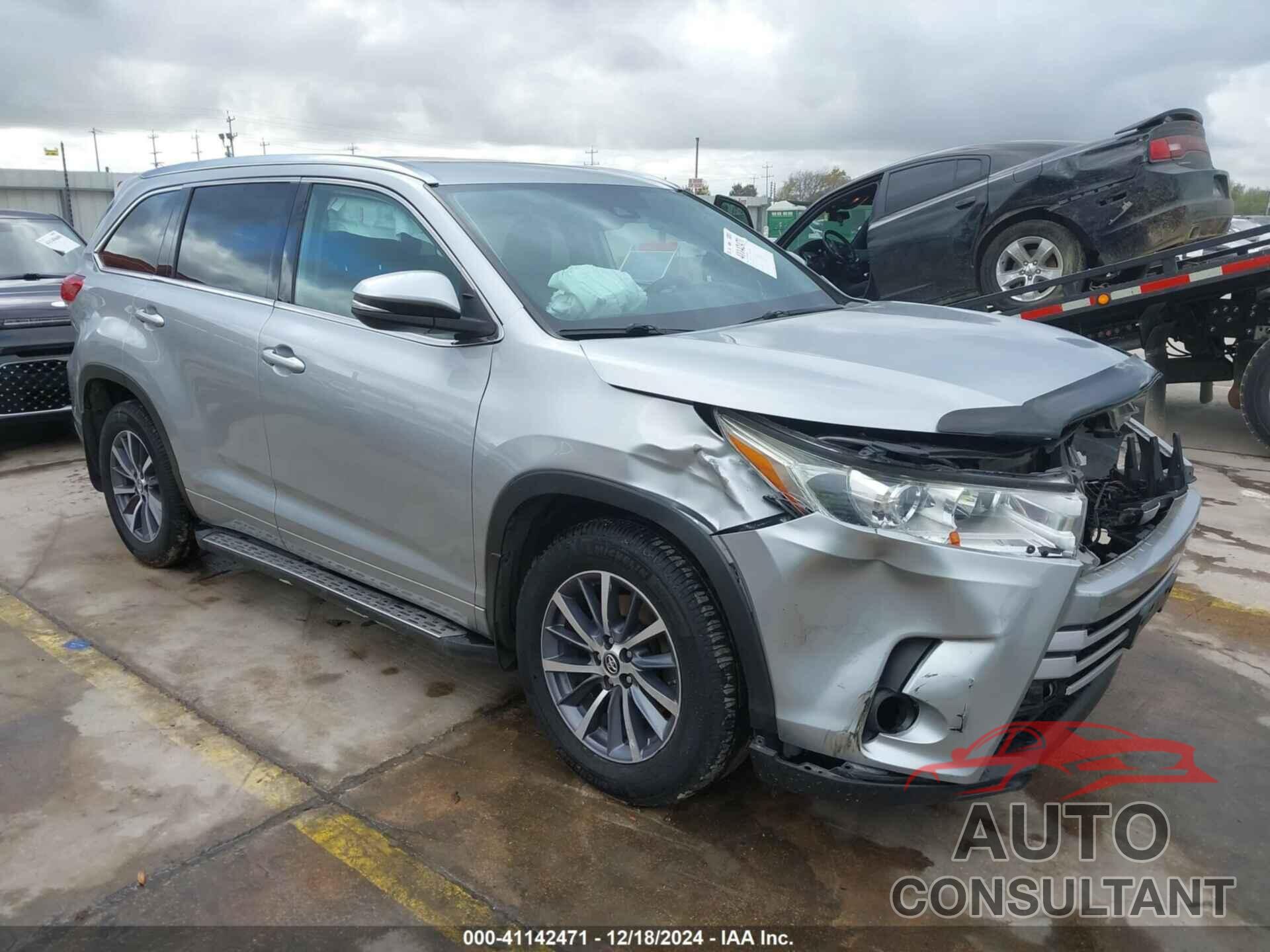 TOYOTA HIGHLANDER 2018 - 5TDJZRFH6JS549485