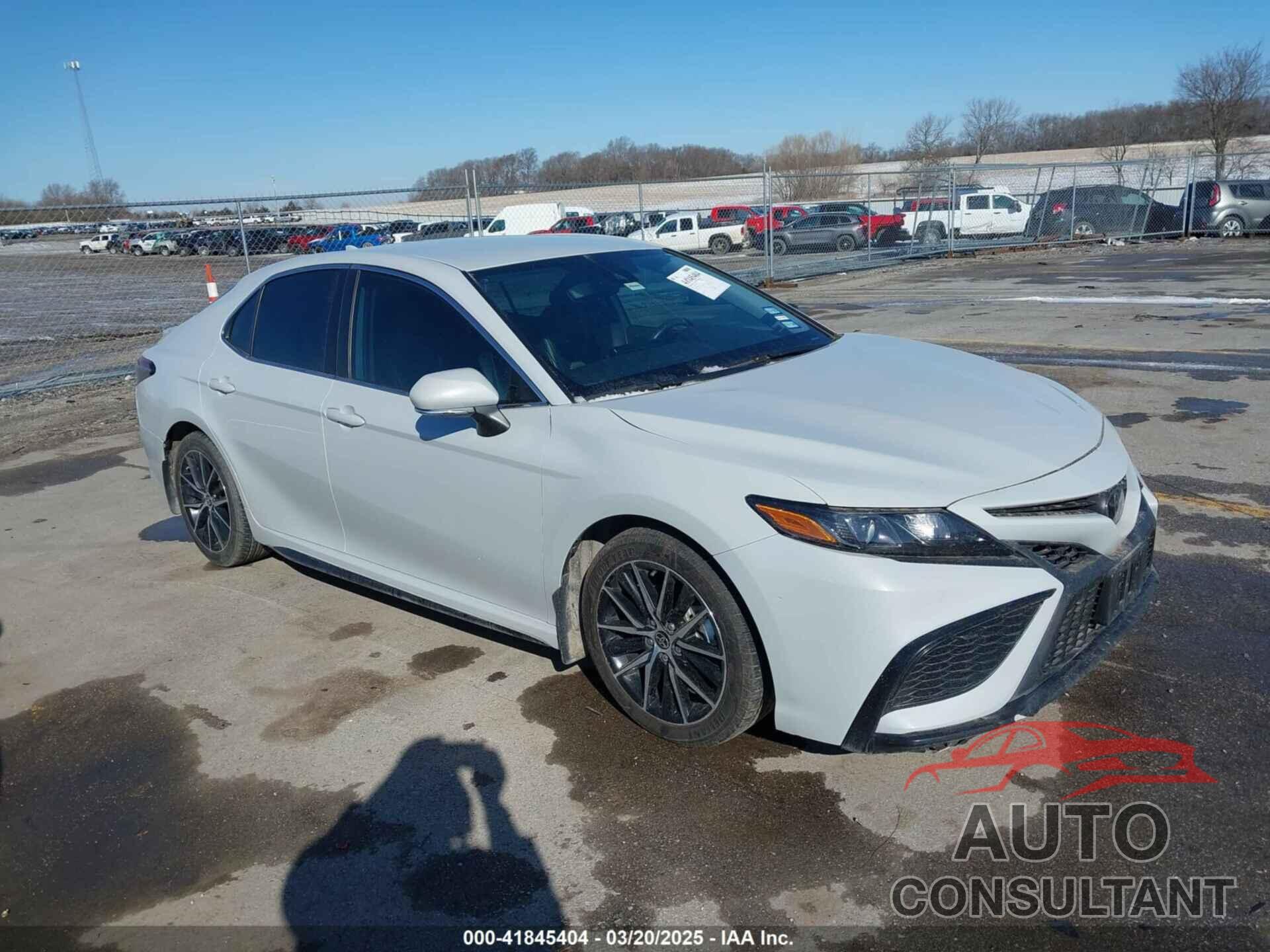 TOYOTA CAMRY 2023 - 4T1G11AK8PU115624