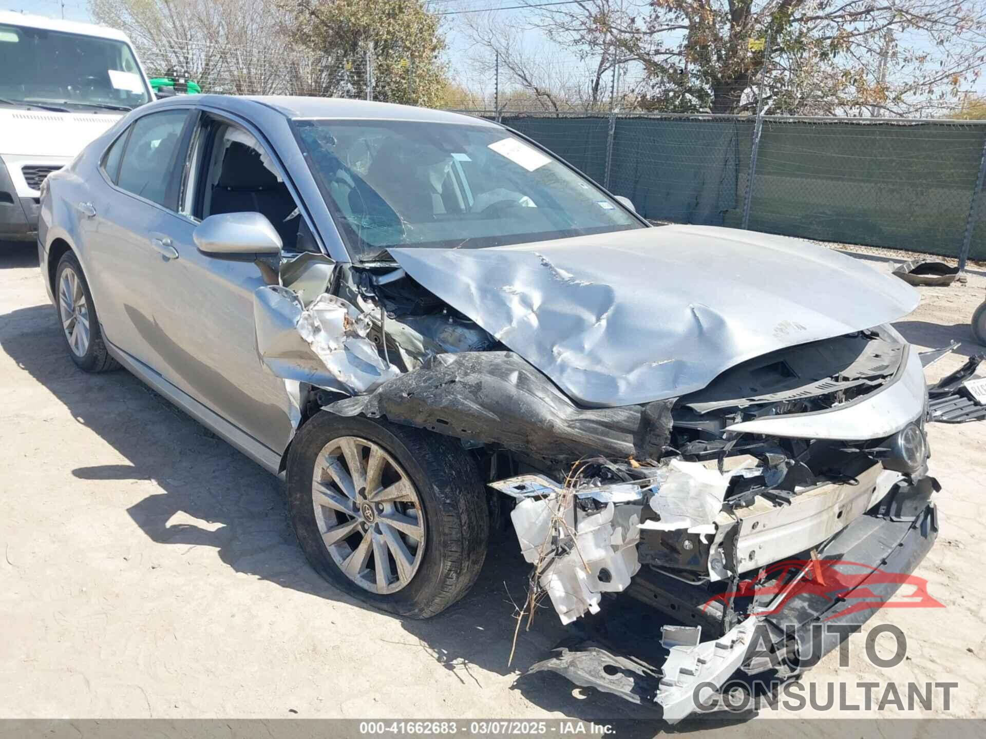 TOYOTA CAMRY 2022 - 4T1C11AK9NU695736