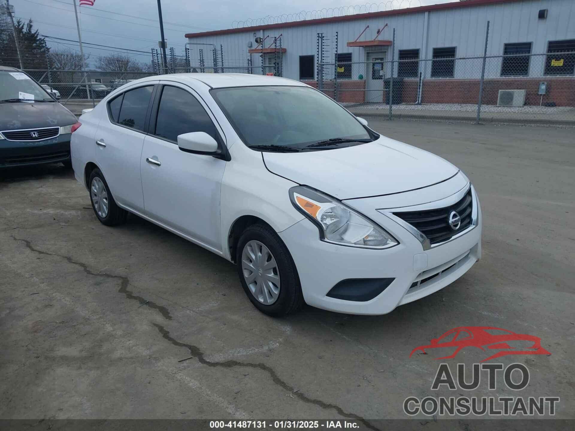 NISSAN VERSA 2018 - 3N1CN7APXJL815073