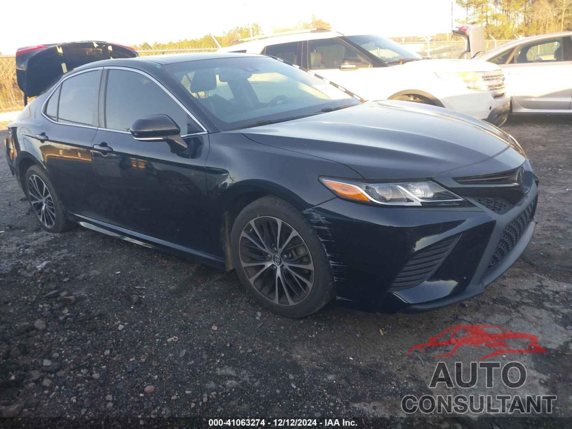 TOYOTA CAMRY 2018 - 4T1B11HK9JU626220