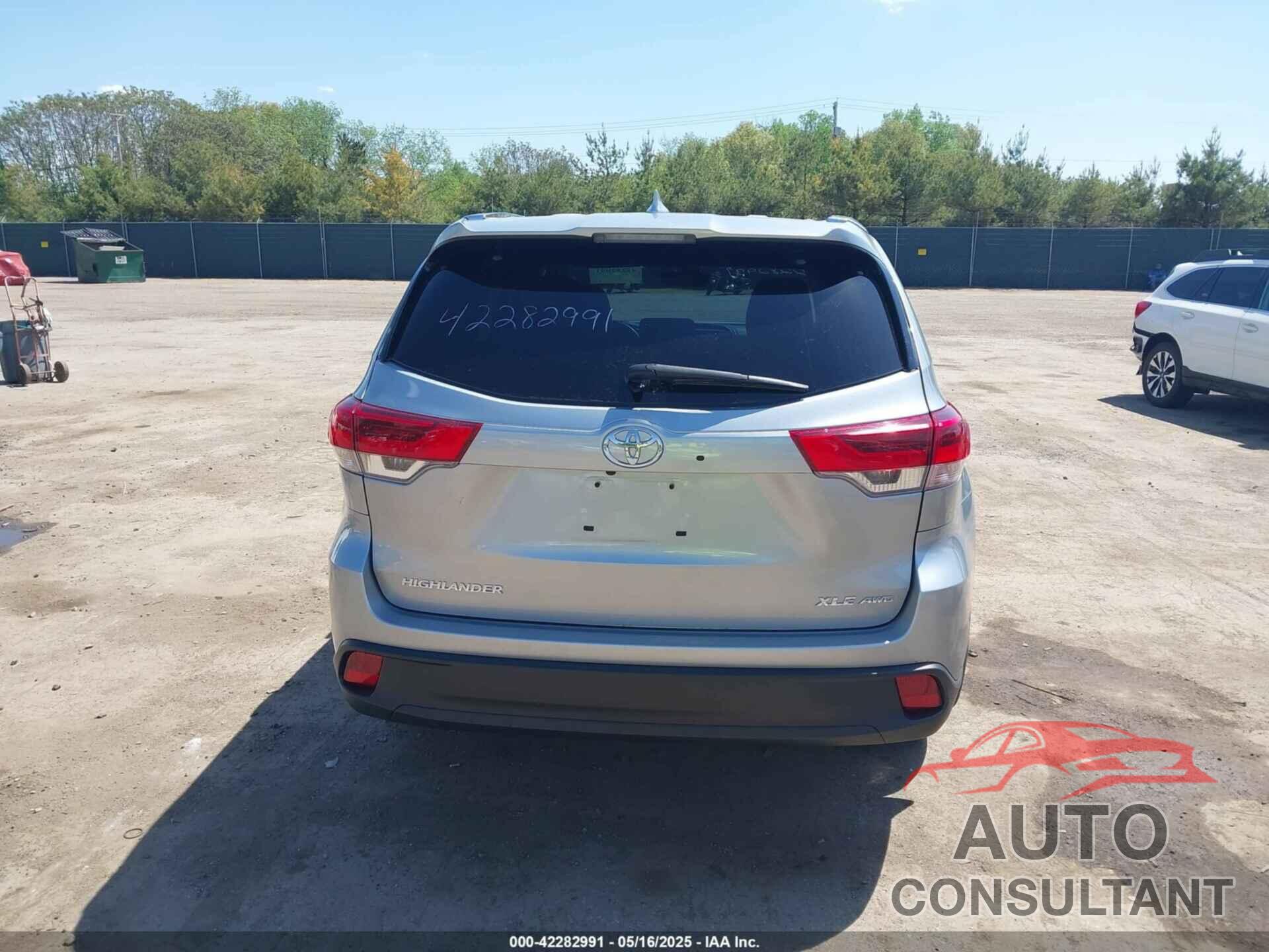 TOYOTA HIGHLANDER 2019 - 5TDJZRFH5KS570670