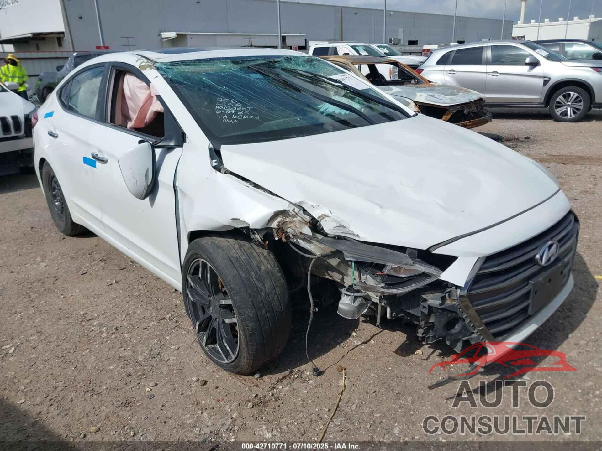HYUNDAI ELANTRA 2017 - 5NPD84LF5HH000558