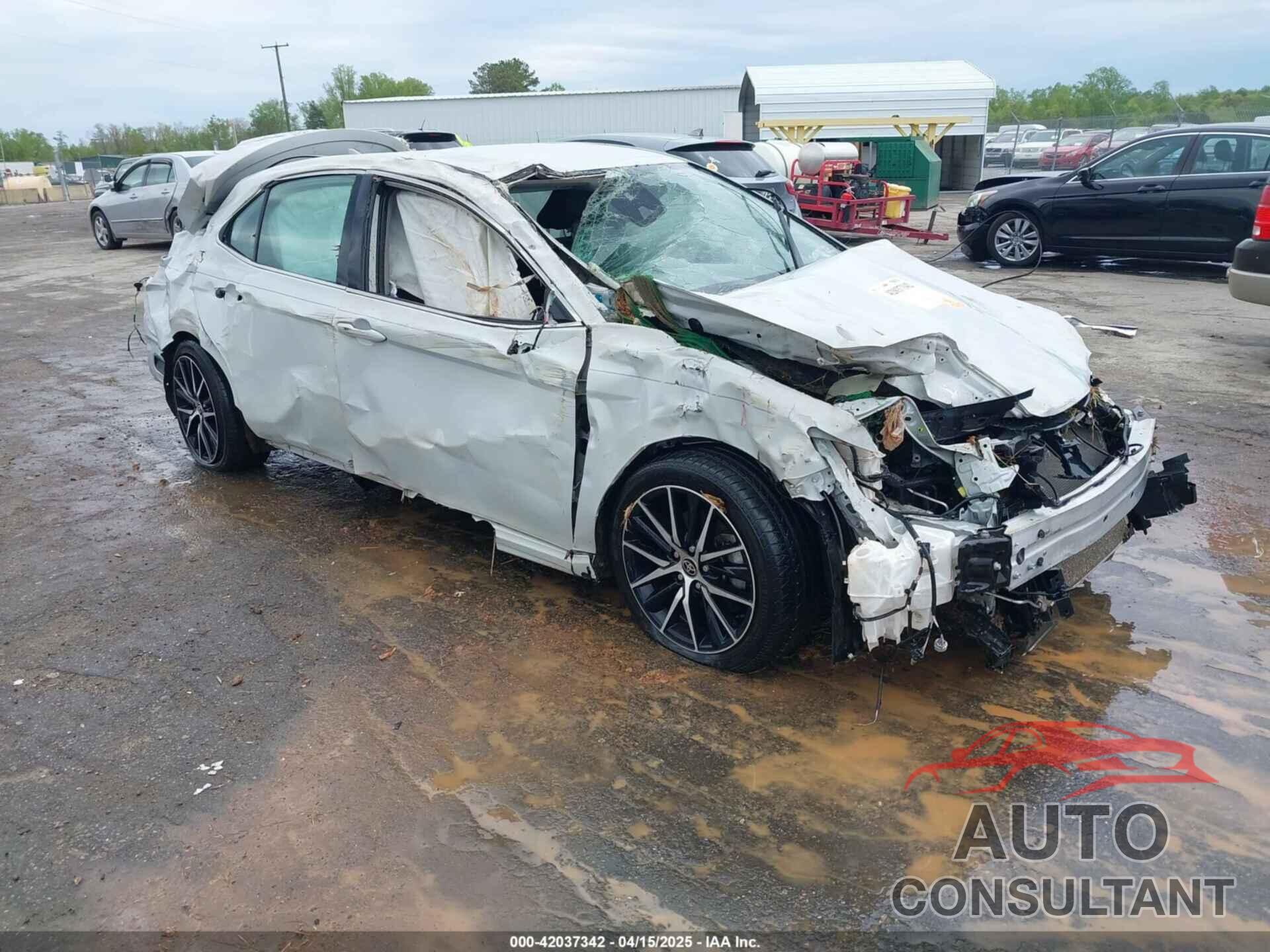 TOYOTA CAMRY 2023 - 4T1G11AK4PU131903
