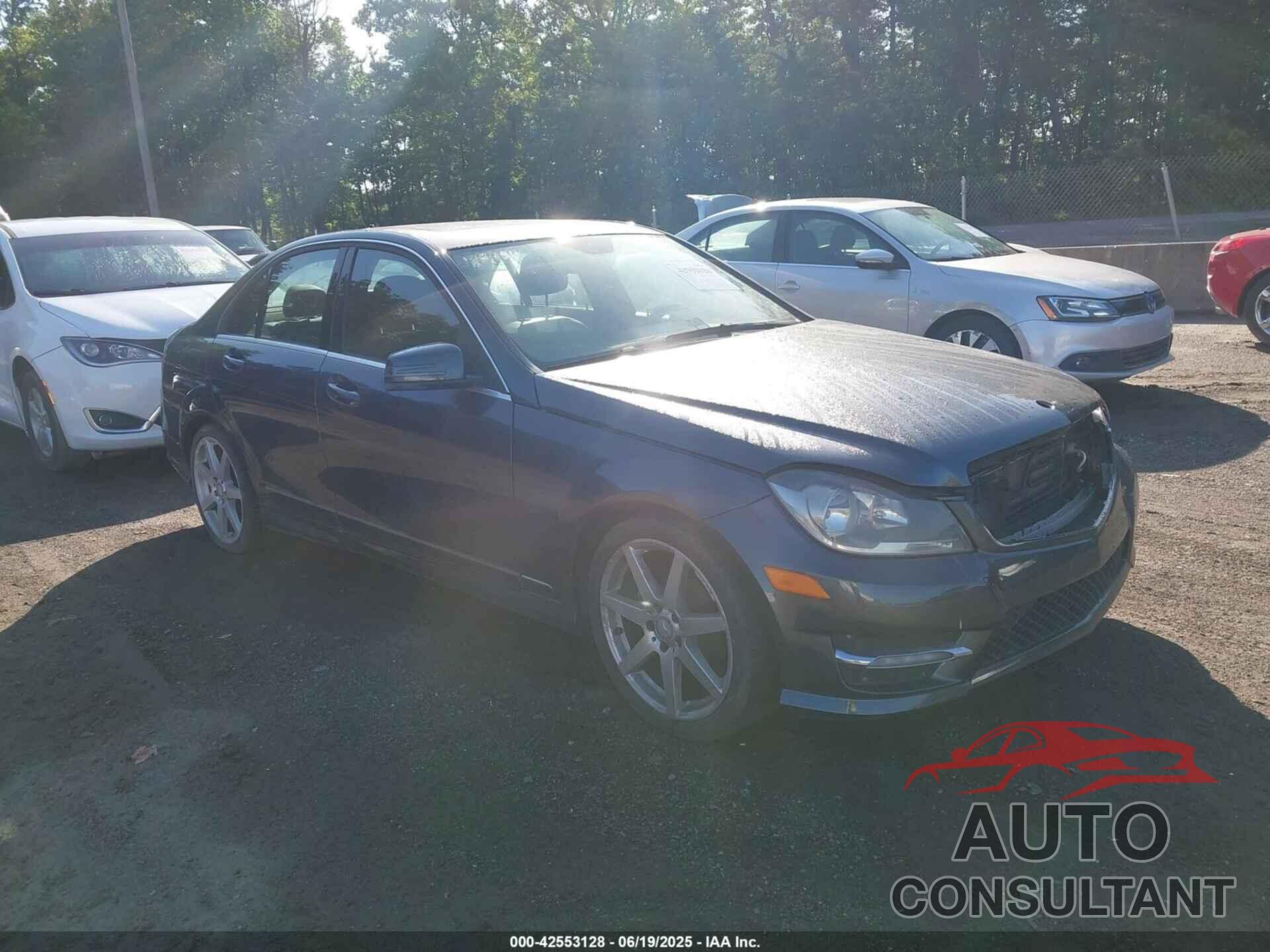 MERCEDES-BENZ C-CLASS 2014 - WDDGF4HB2EG241072