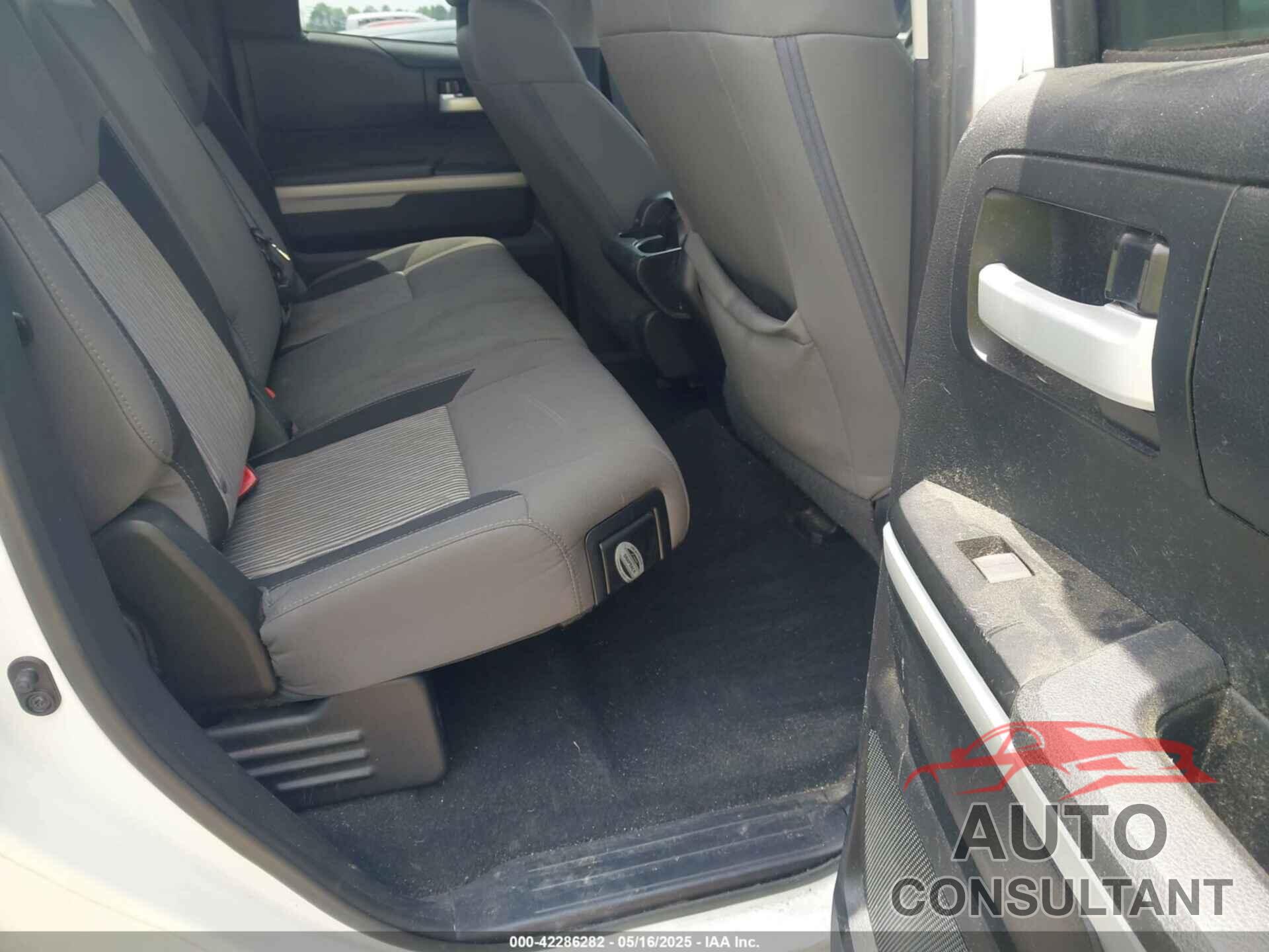 TOYOTA TUNDRA 2017 - 5TFUW5F16HX626071