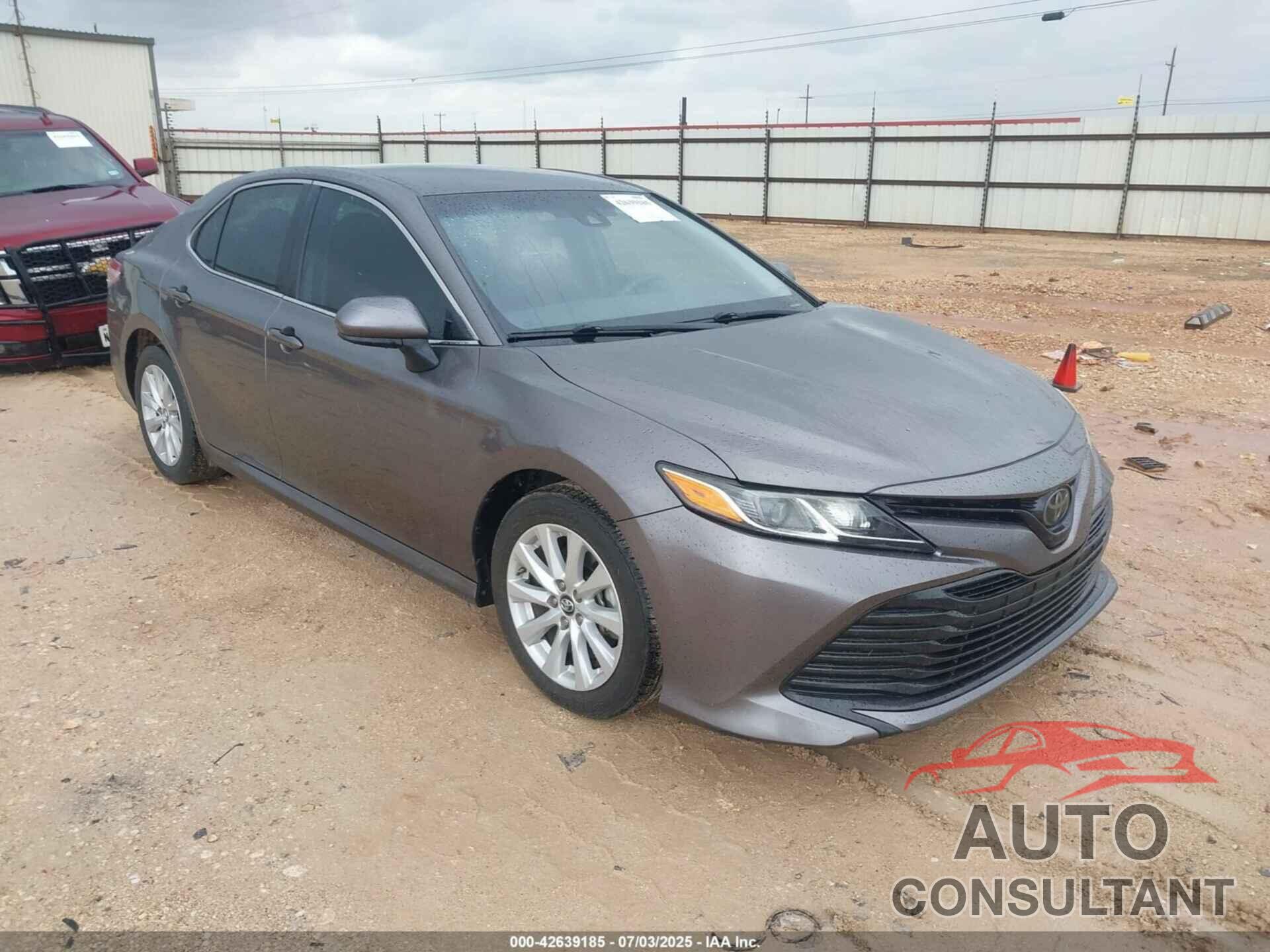 TOYOTA CAMRY 2018 - 4T1B11HK6JU581902