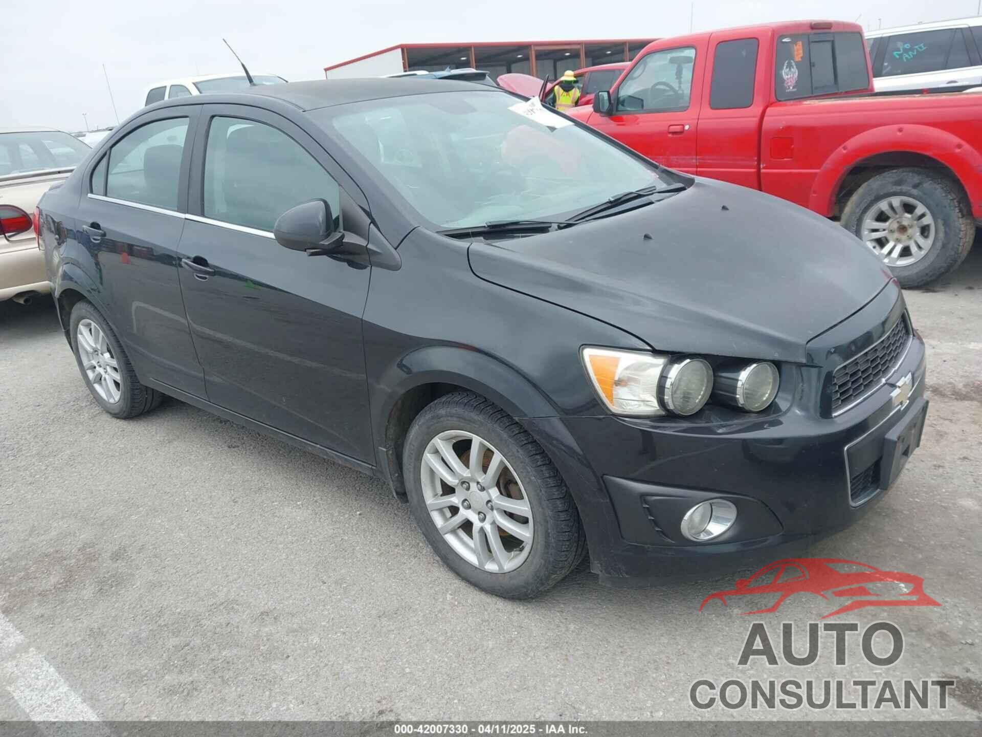 CHEVROLET SONIC 2013 - 1G1JC5SHXD4251806