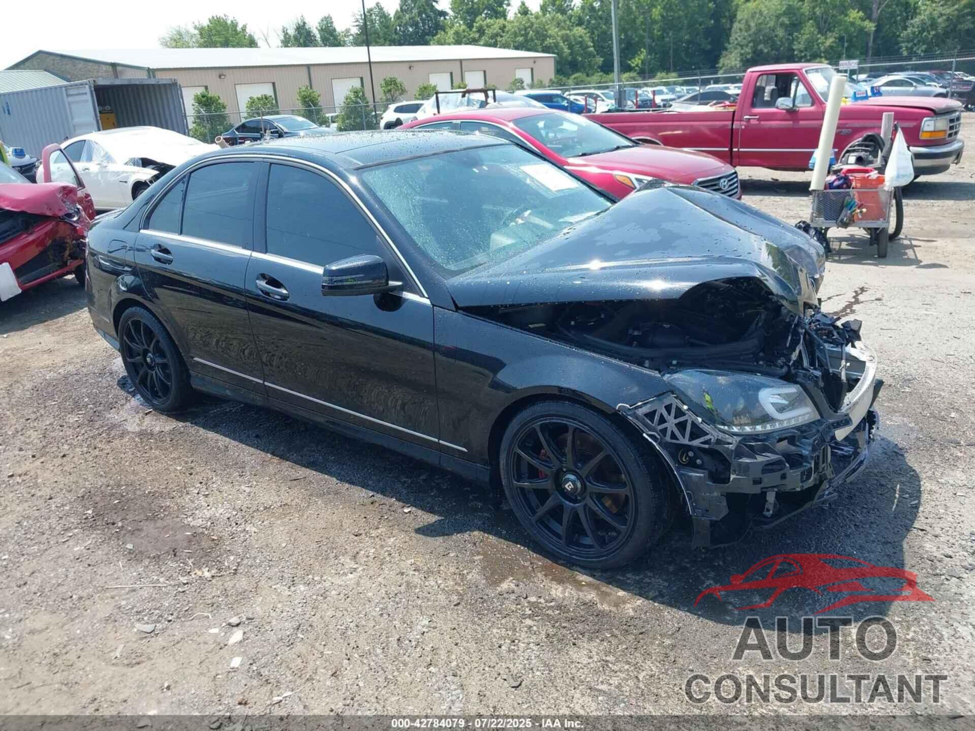 MERCEDES-BENZ C 300 2013 - WDDGF8AB9DR252994