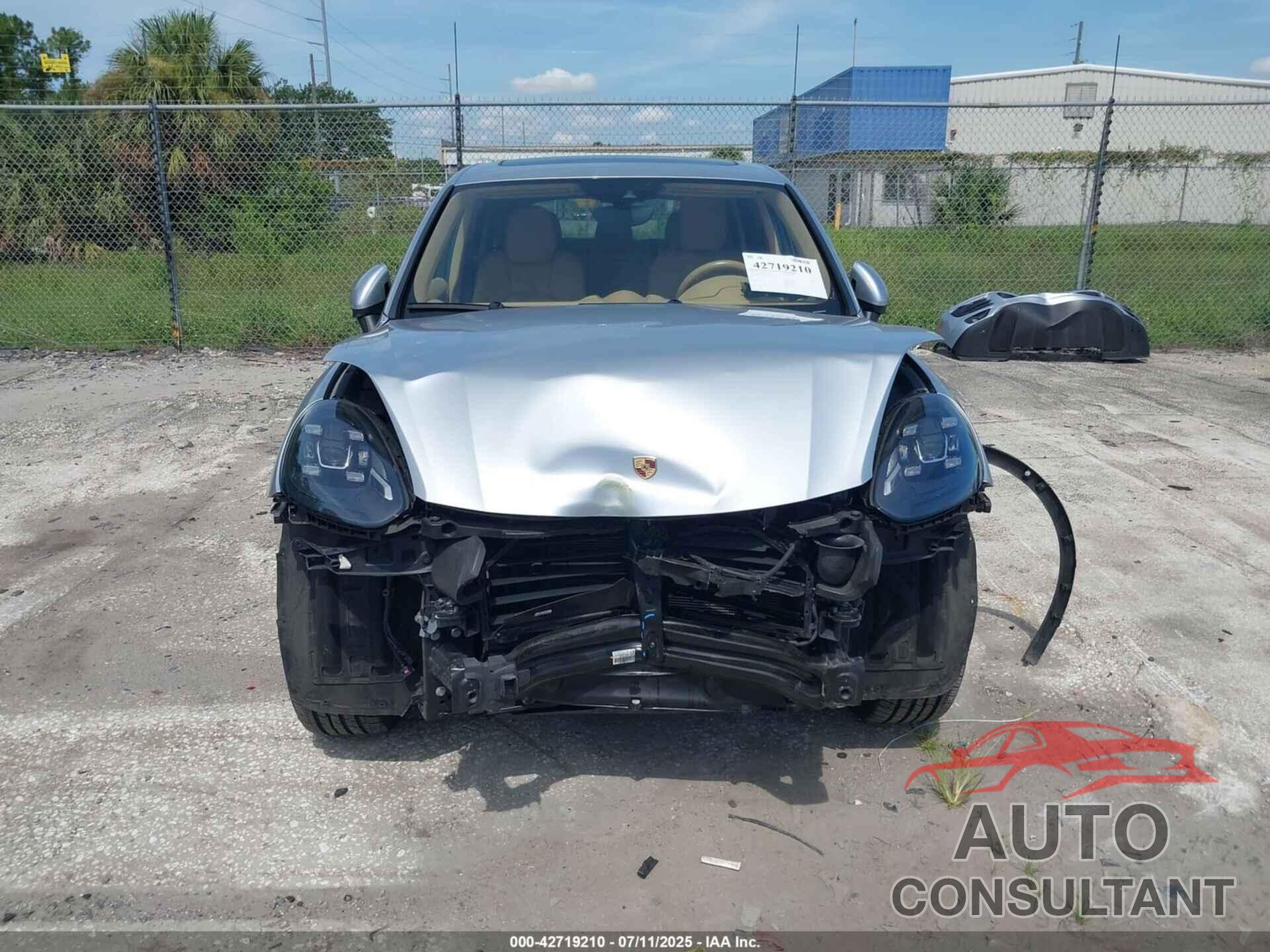 PORSCHE CAYENNE 2016 - WP1AA2A2XGLA11351