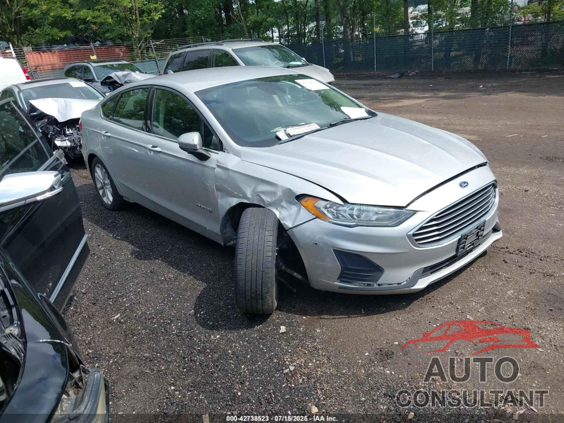 FORD FUSION HYBRID 2019 - 3FA6P0LU7KR121038