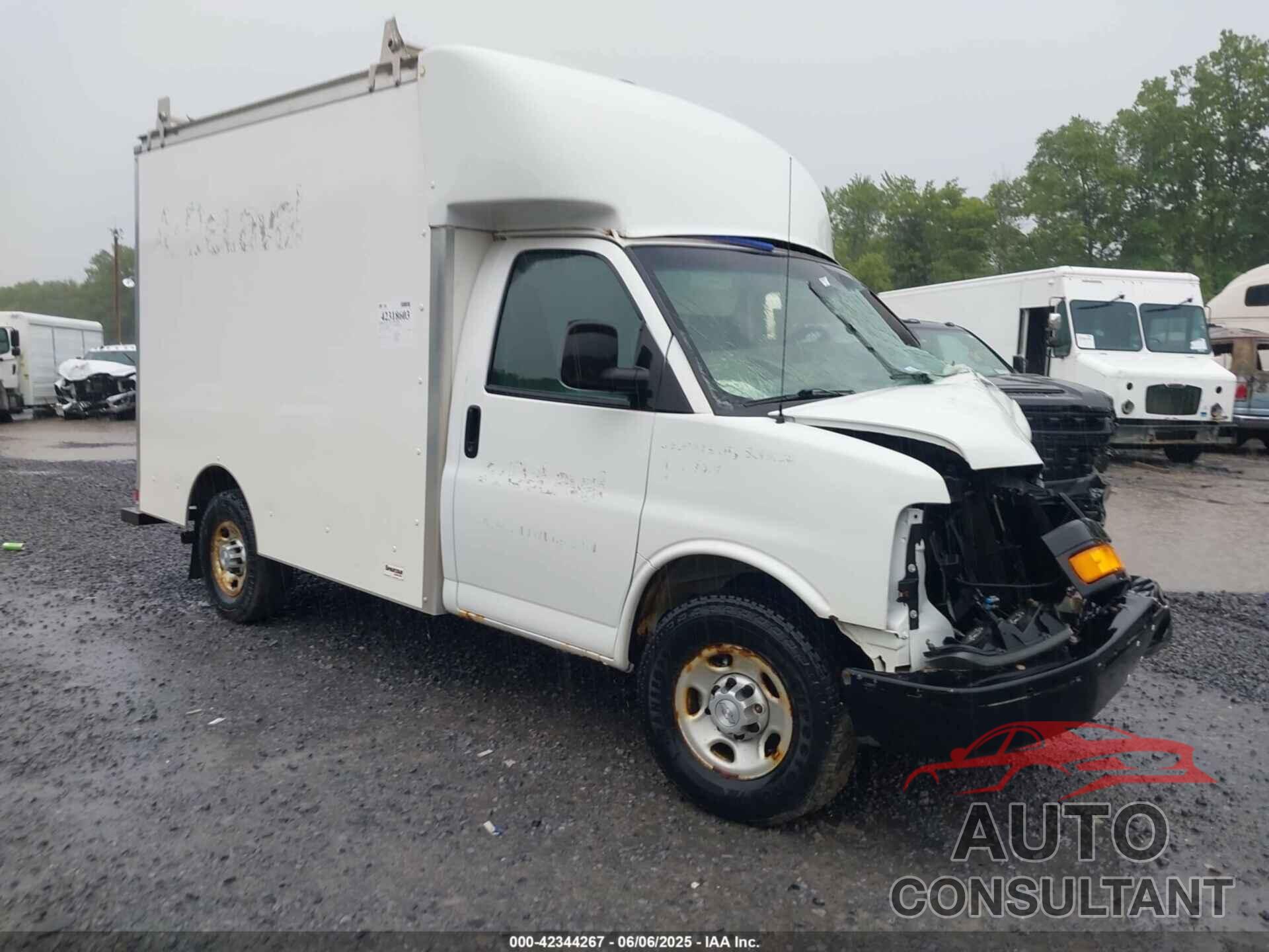 CHEVROLET EXPRESS CUTAWAY 2018 - 1GB0GRFGXJ1242041