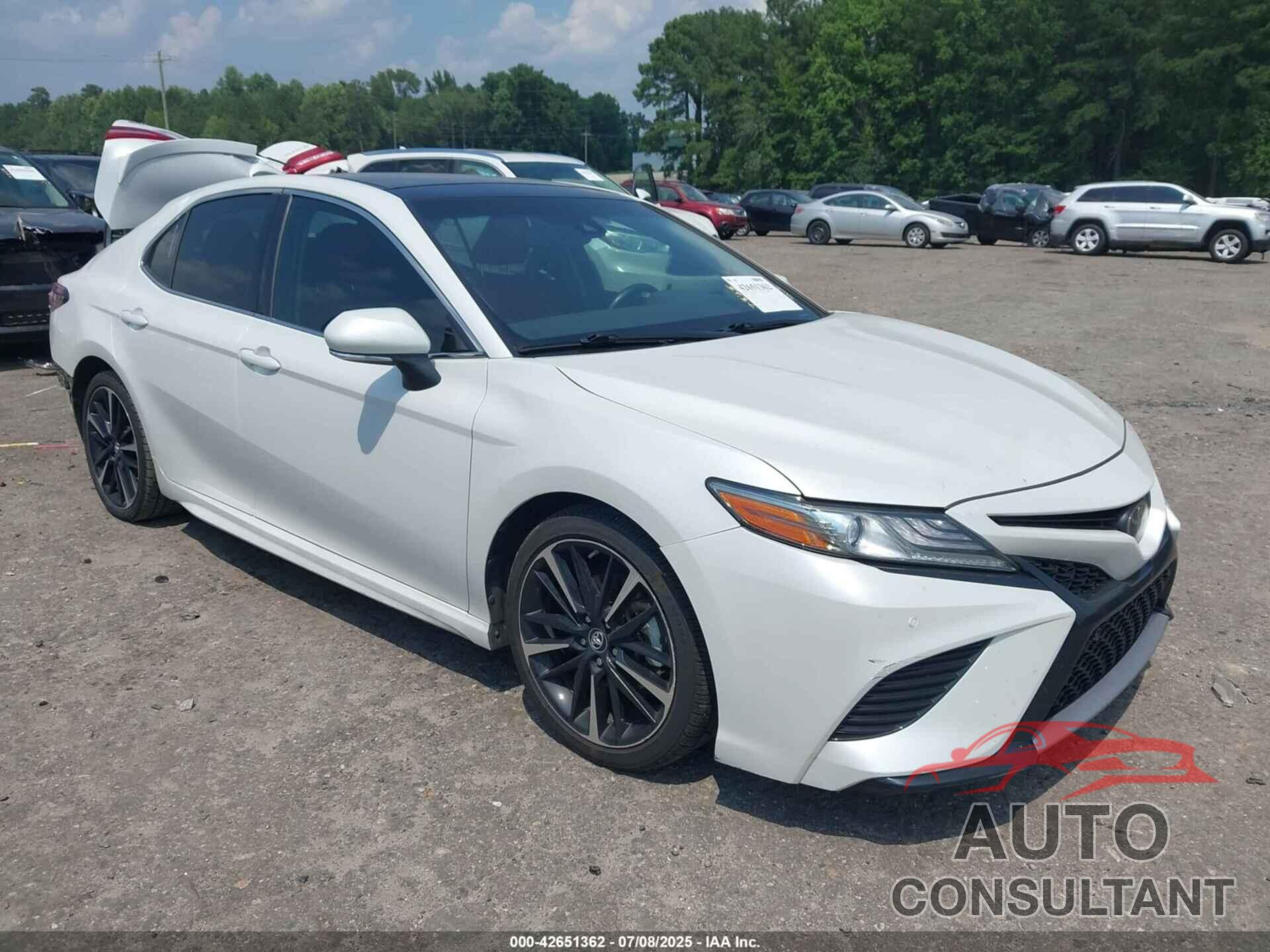 TOYOTA CAMRY 2018 - 4T1B61HK1JU156623