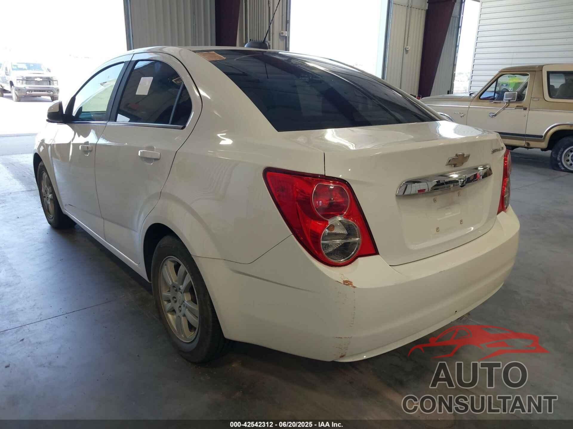 CHEVROLET SONIC 2015 - 1G1JC5SH4F4136377