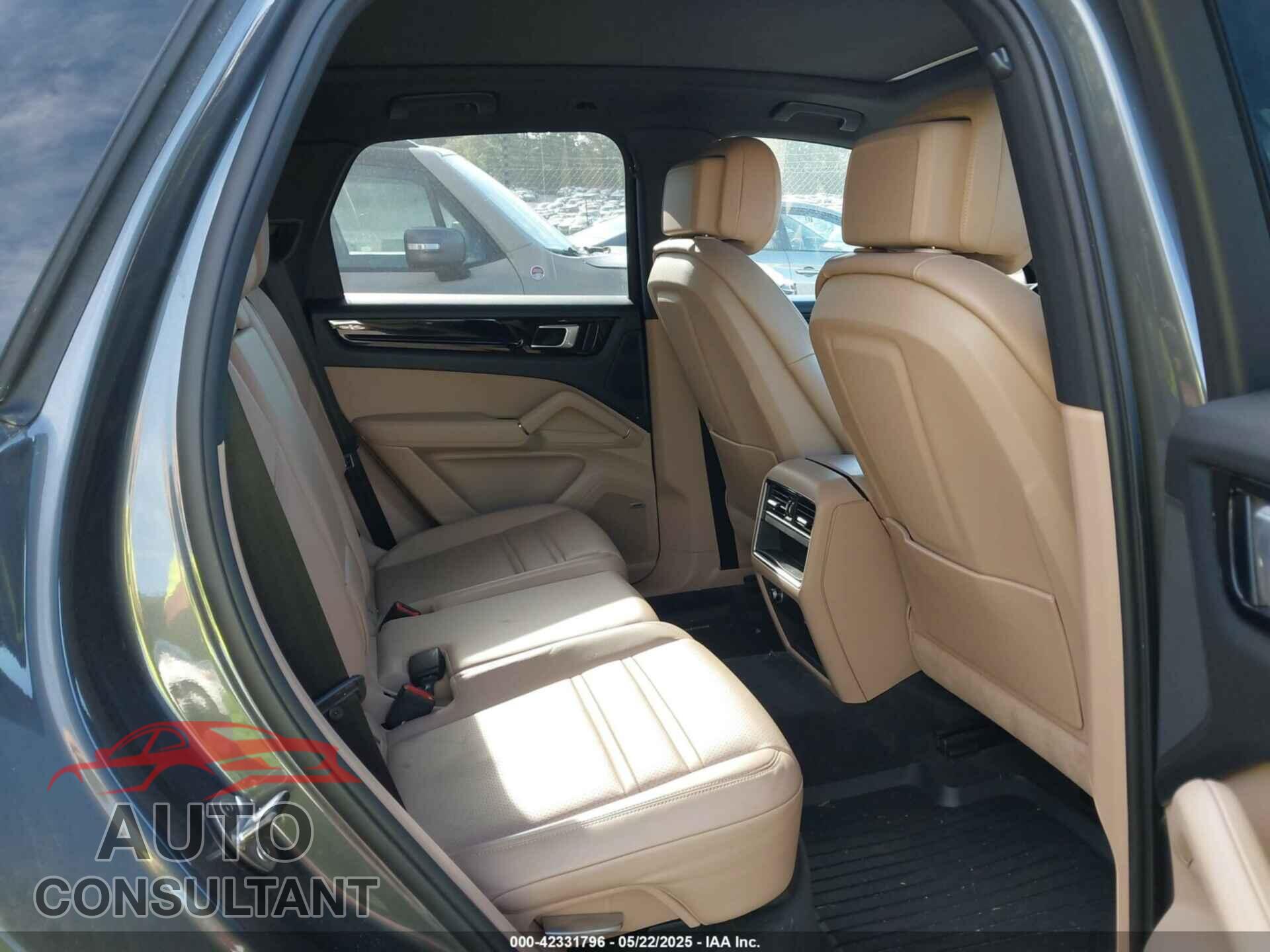 PORSCHE CAYENNE 2019 - WP1AA2AY6KDA08082