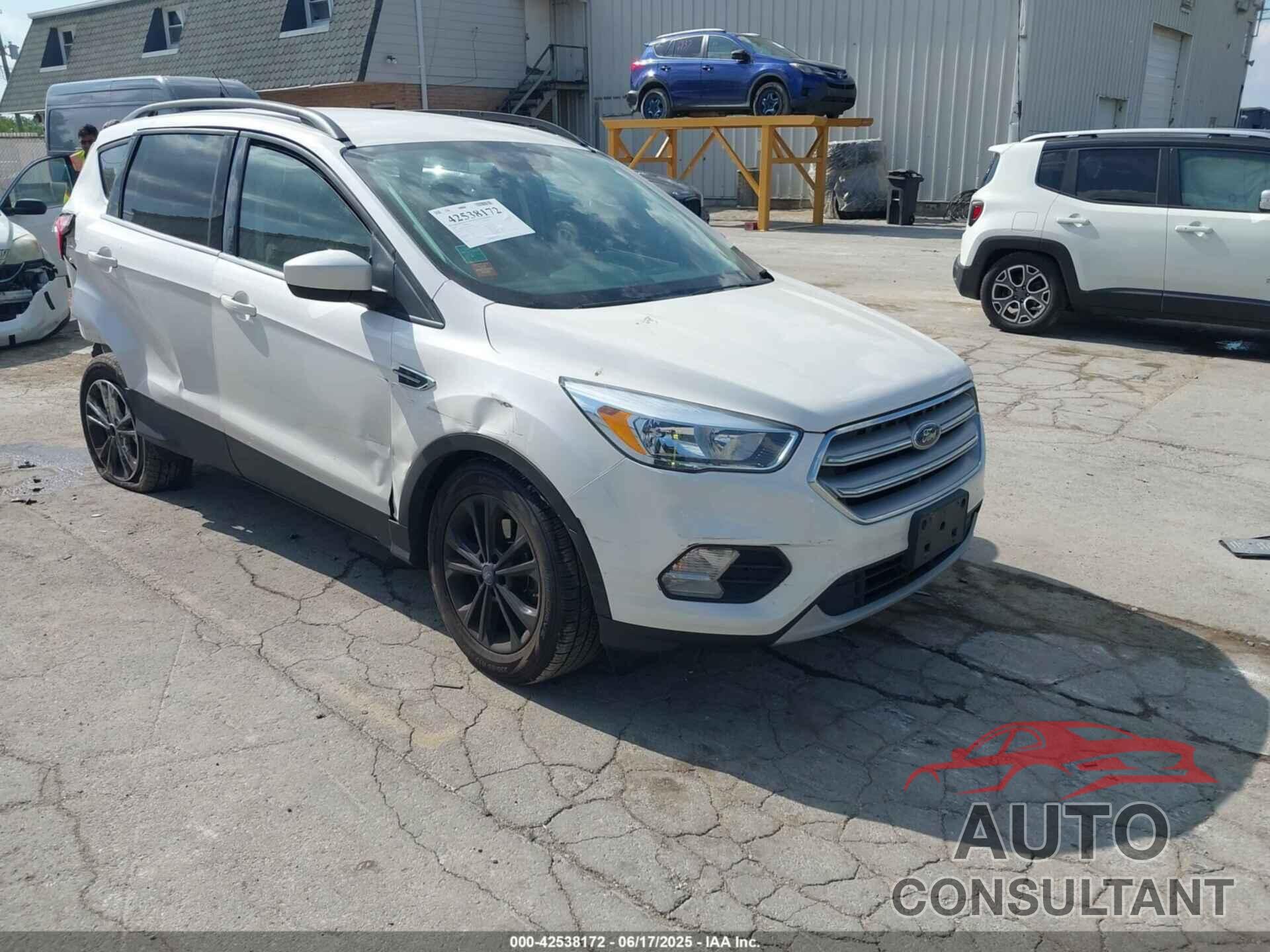 FORD ESCAPE 2018 - 1FMCU0GD8JUC58010