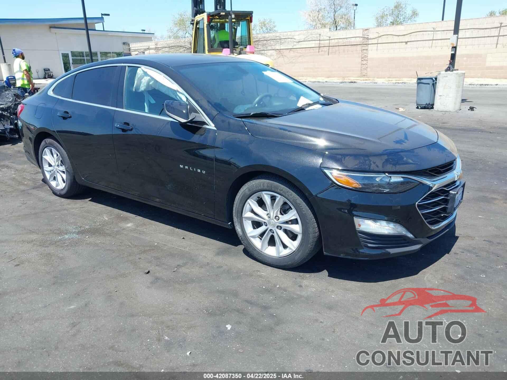 CHEVROLET MALIBU 2019 - 1G1ZD5ST8KF157316