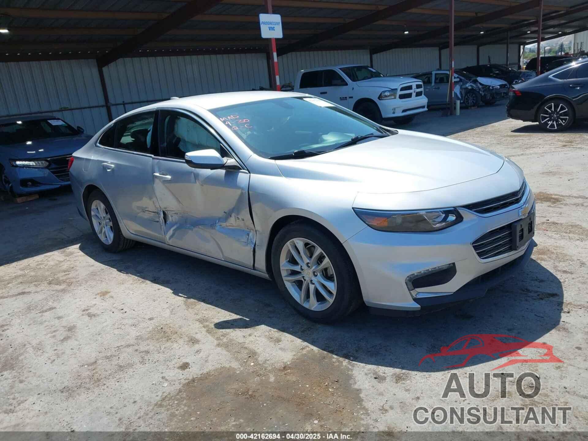 CHEVROLET MALIBU 2018 - 1G1ZD5ST5JF199277
