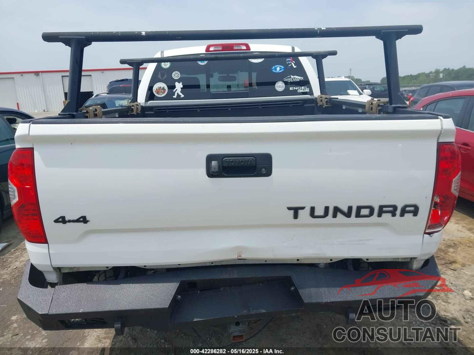 TOYOTA TUNDRA 2017 - 5TFUW5F16HX626071