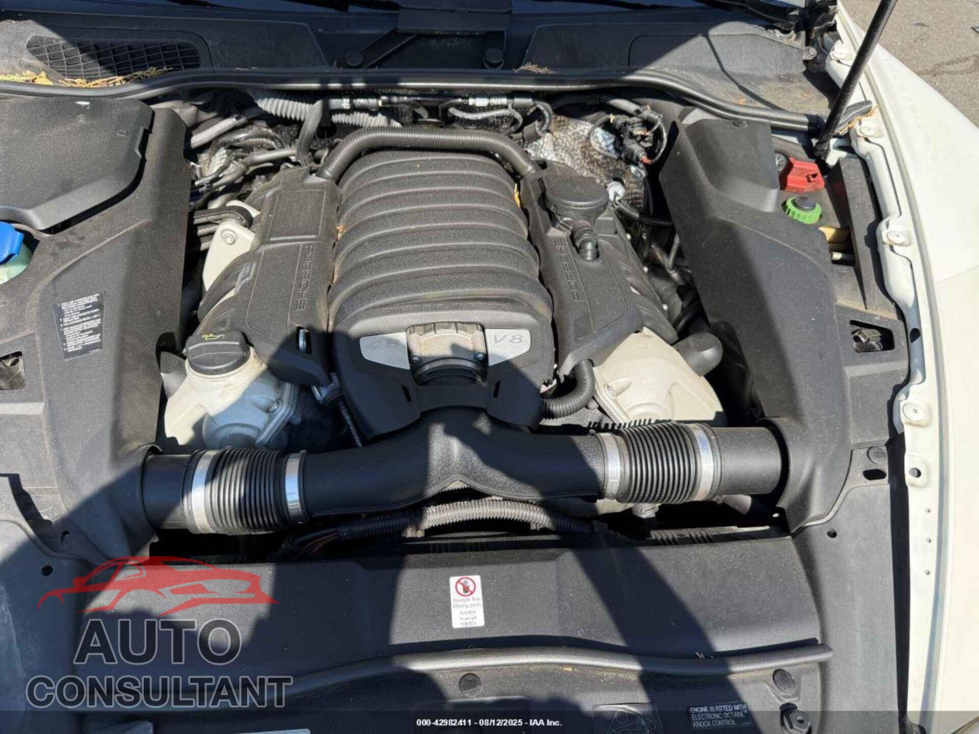 PORSCHE CAYENNE 2011 - WP1AB2A2XBLA50107